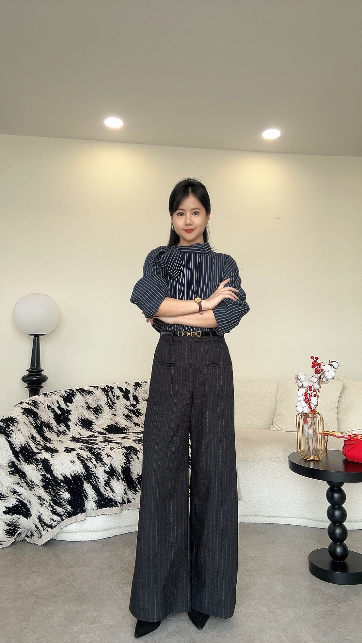 含羊毛高级线条西装直筒裤