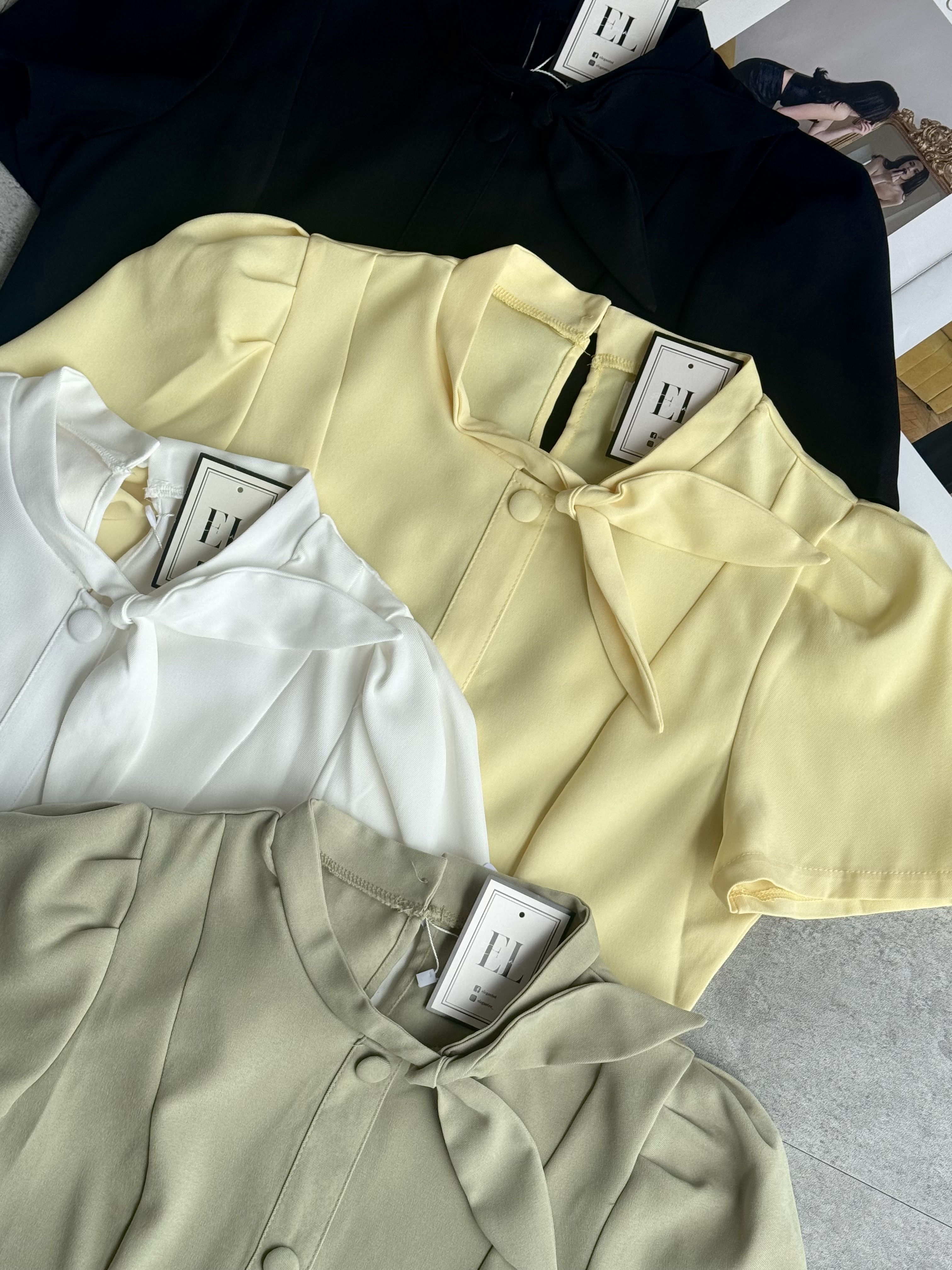 小蝶领3纽短袖Top