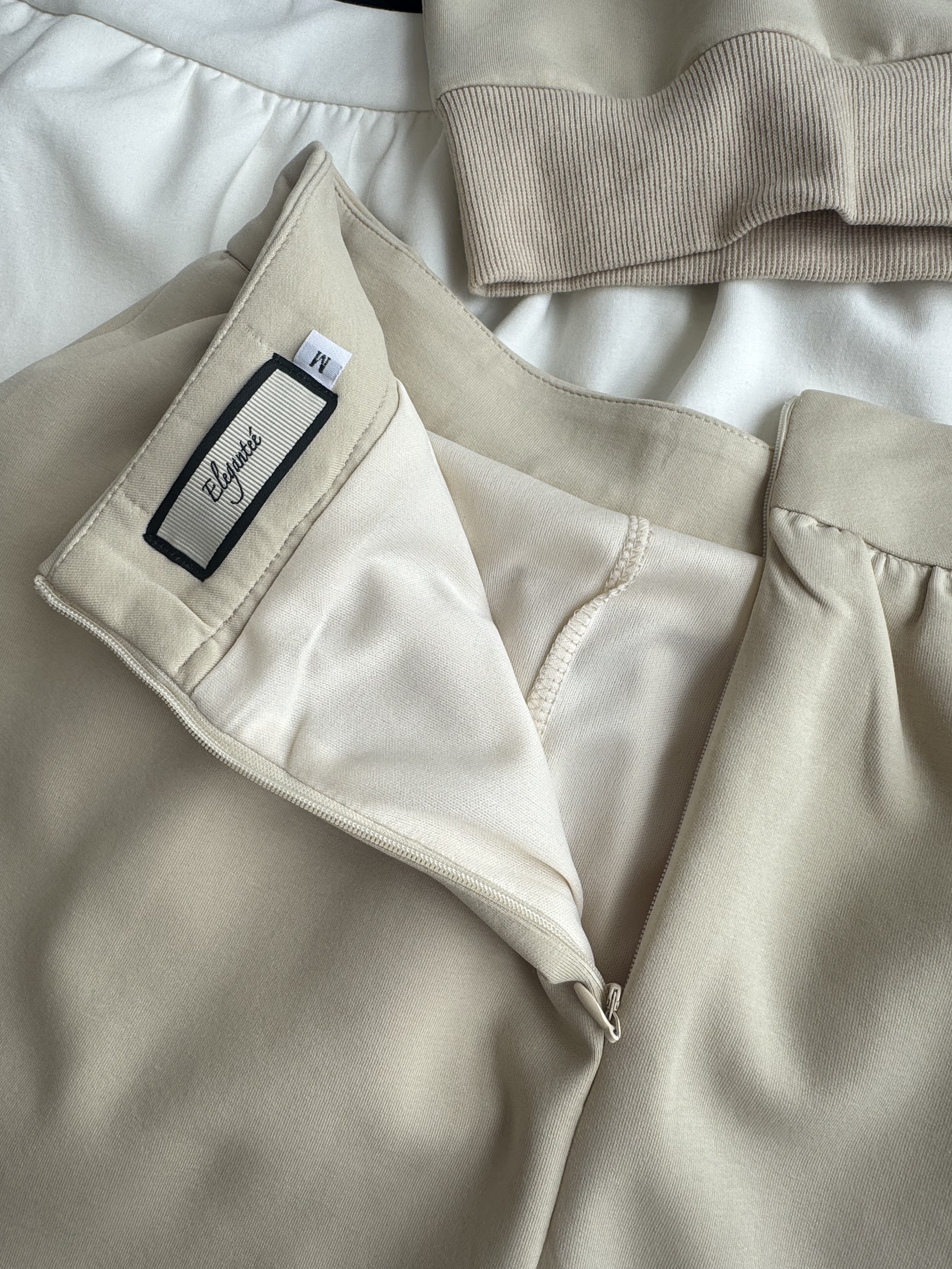 Sporty风过肩袖立领短裙套装