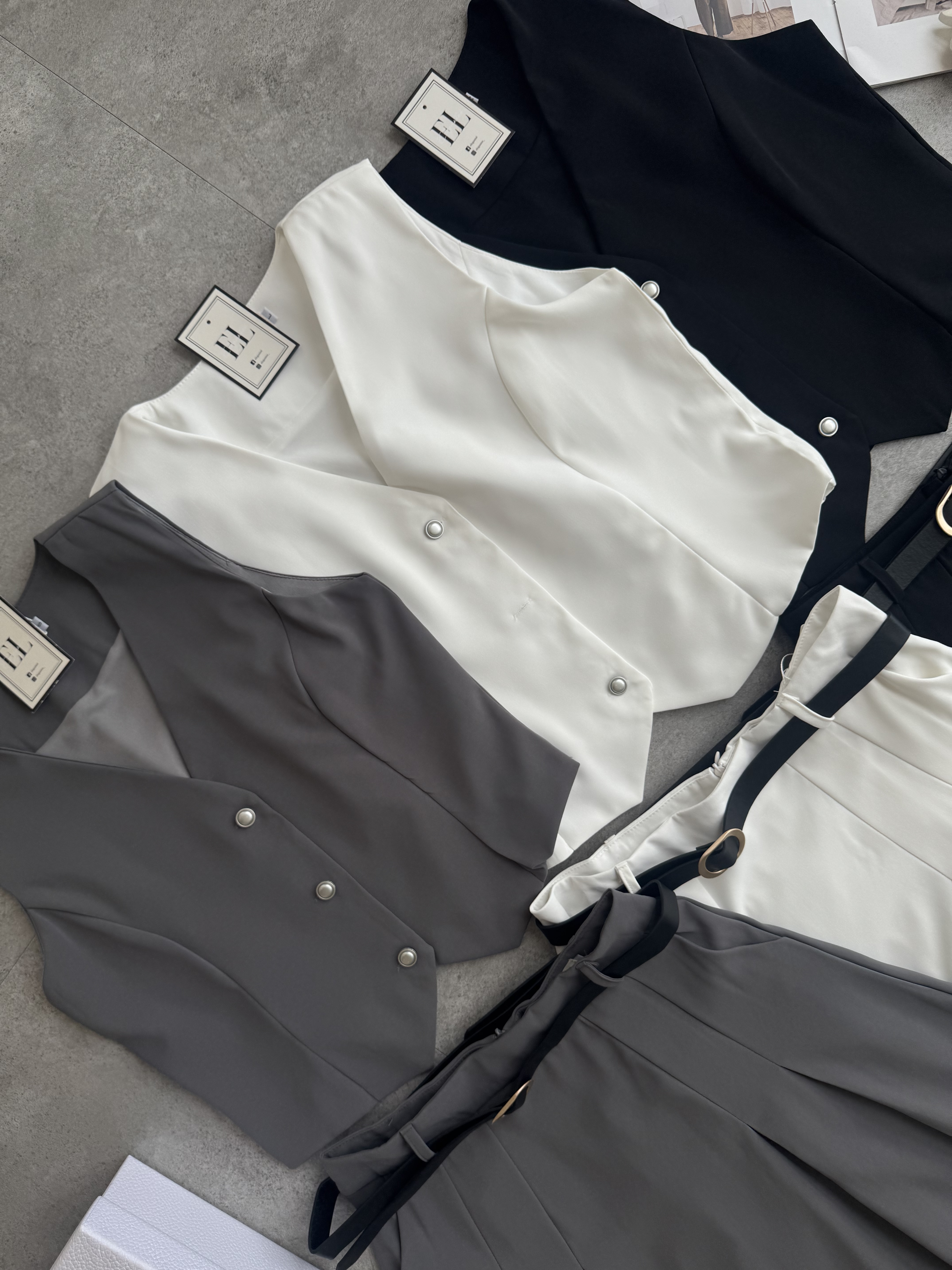 银扣马甲长A摆裙套装-腰带 