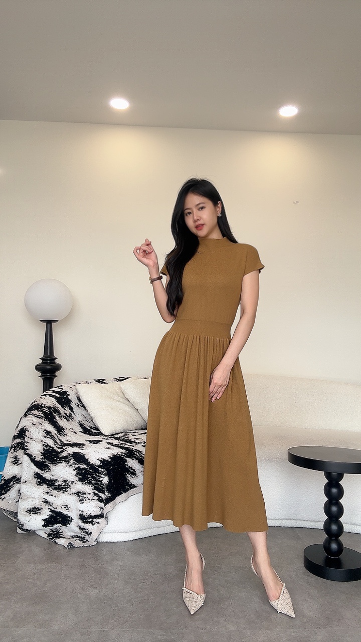 气质落肩袖中高领针织连身裙