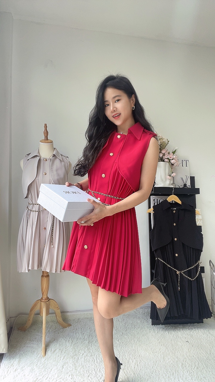 无袖斗风设计百褶连身裙（附送腰链）