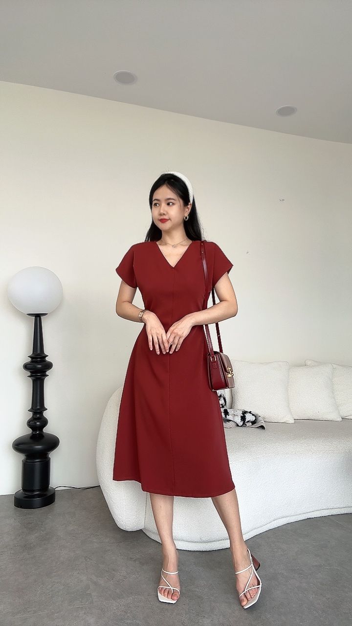 简约大方文雅修腰滑面Dress