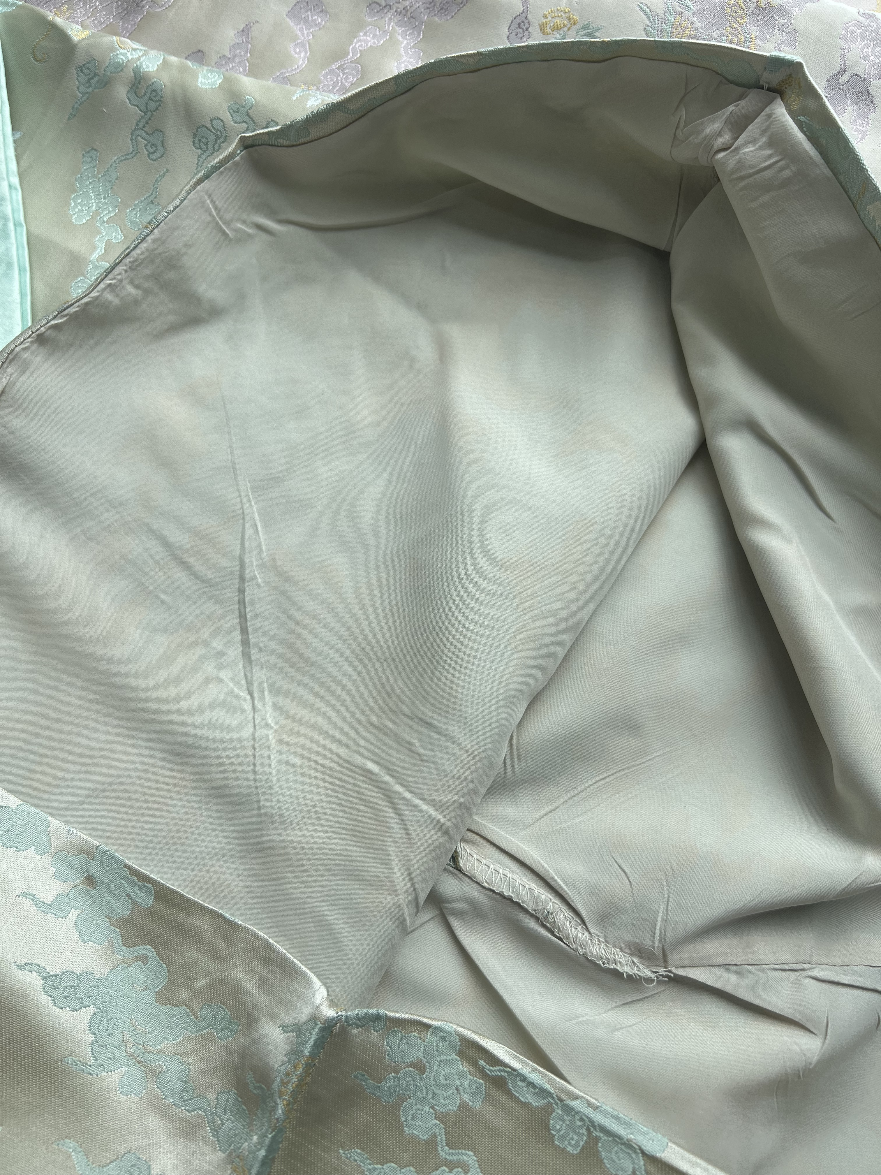 （情侣-女） 清秀缎面刺绣连身裙旗袍.