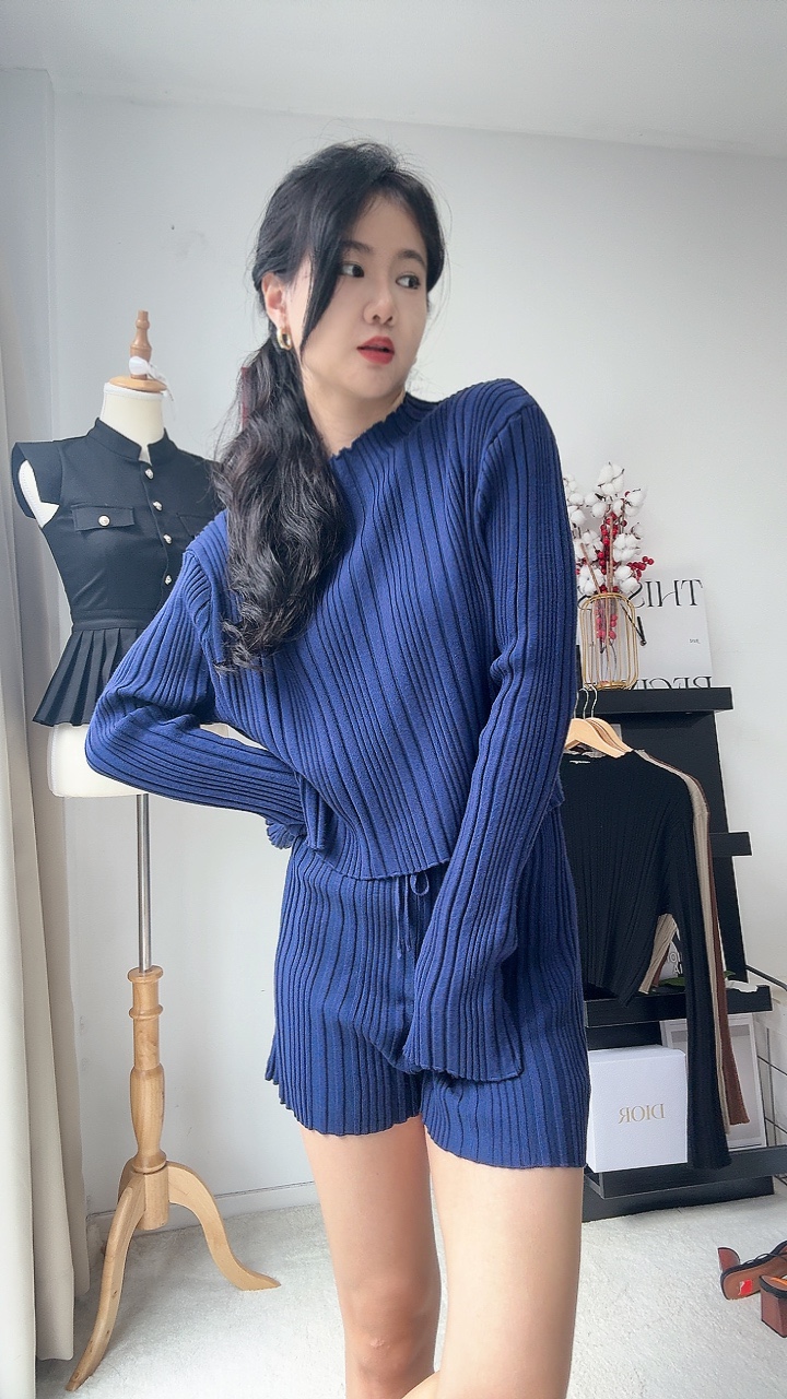 休闲针织长袖套装.