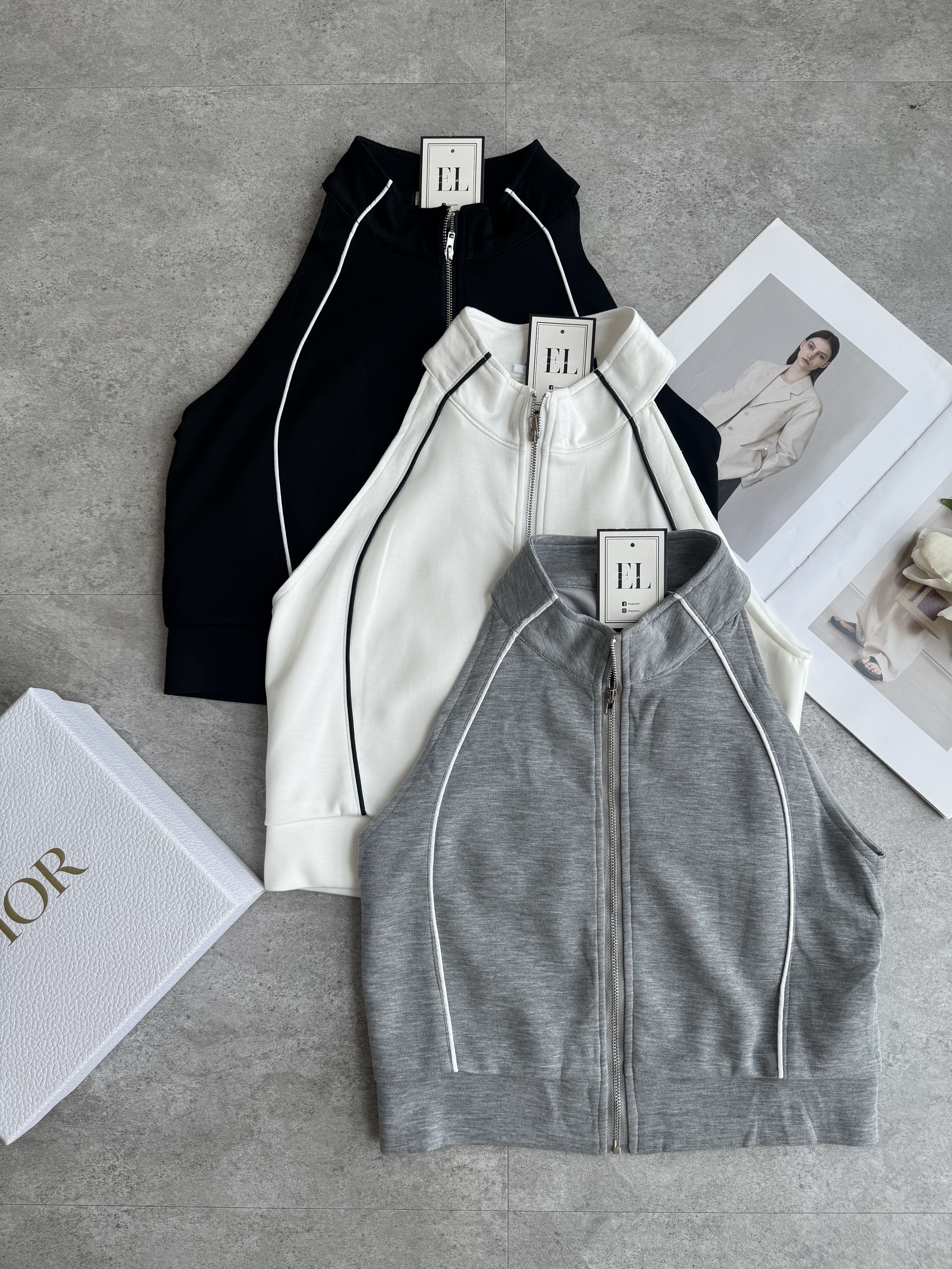 Sporty线条削肩款上衣