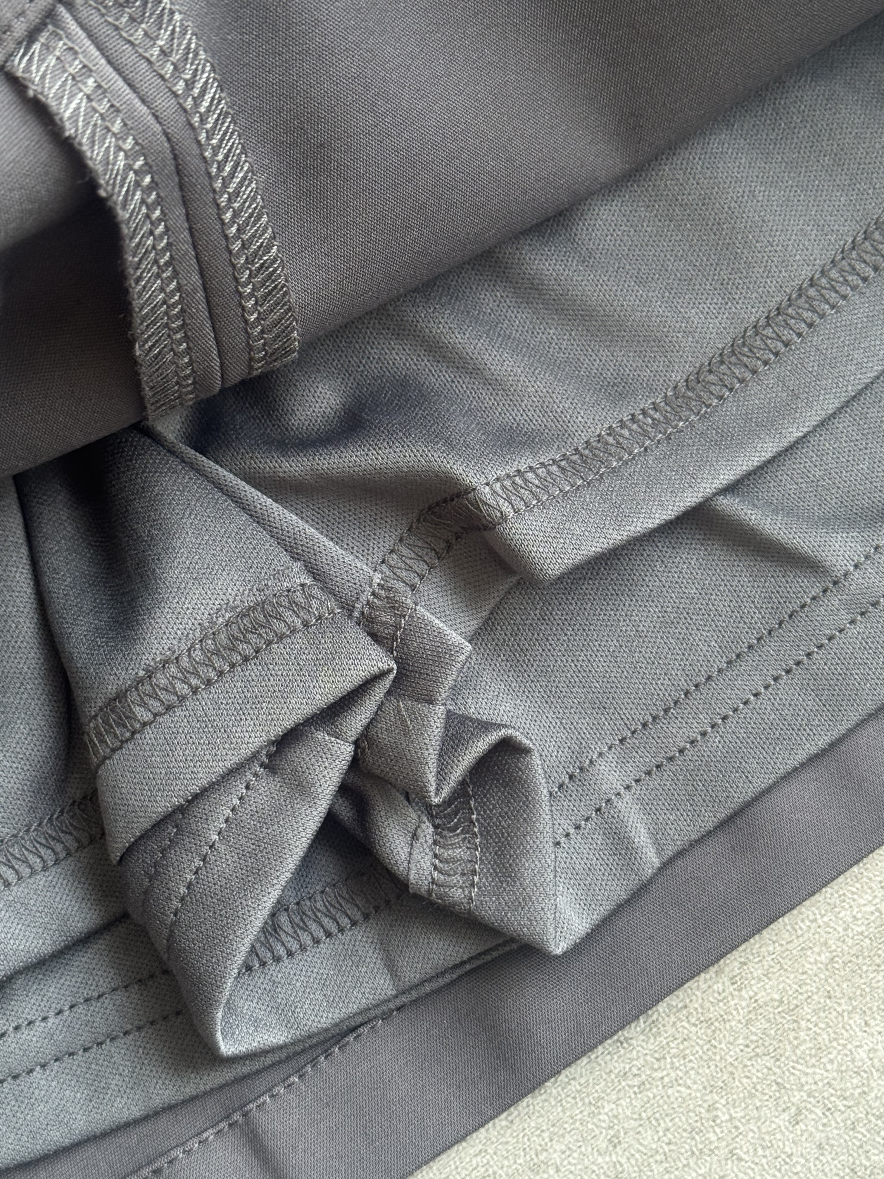 爱马Belt高腰短裙