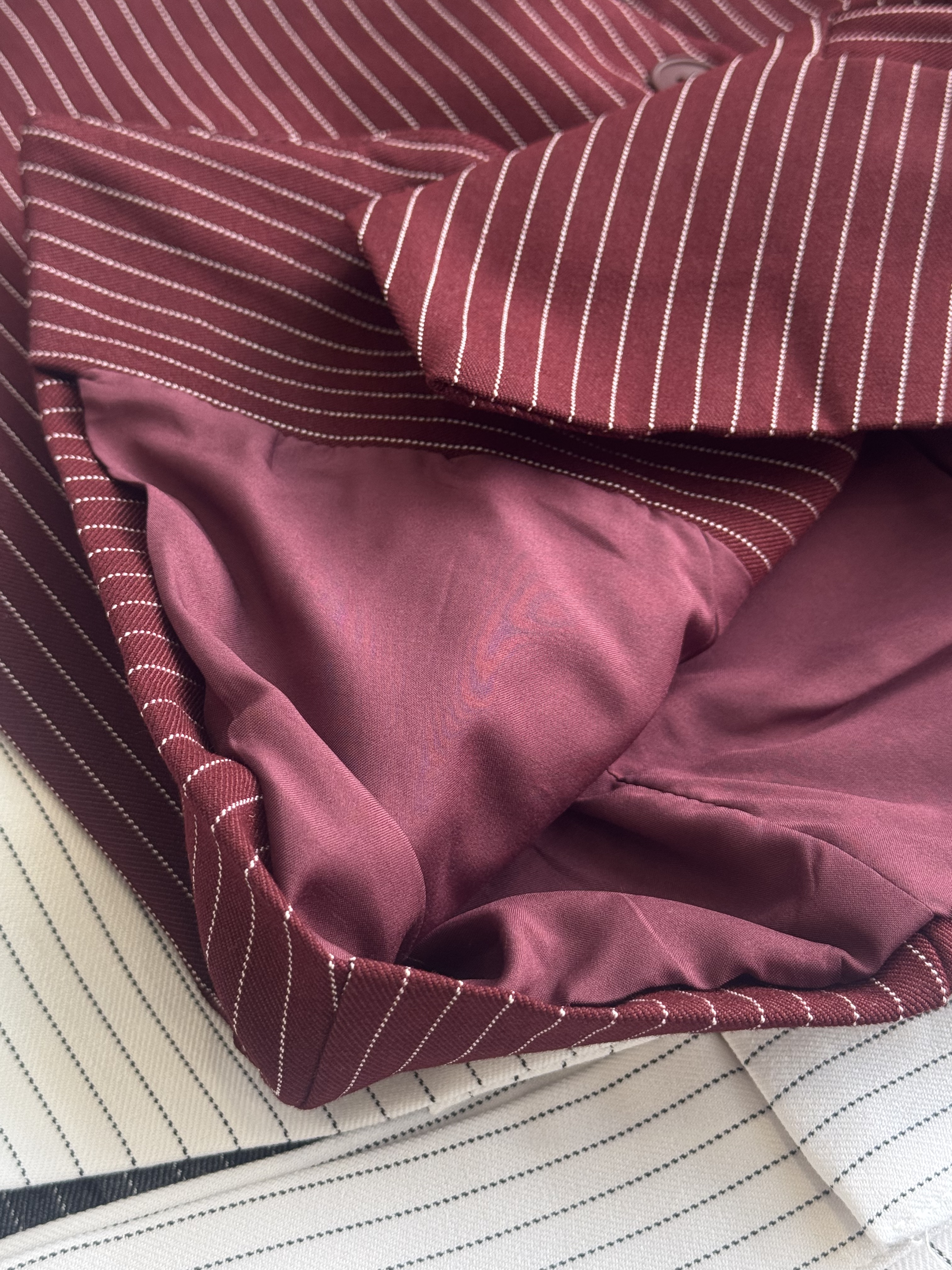 经典线条马甲裤裙套装