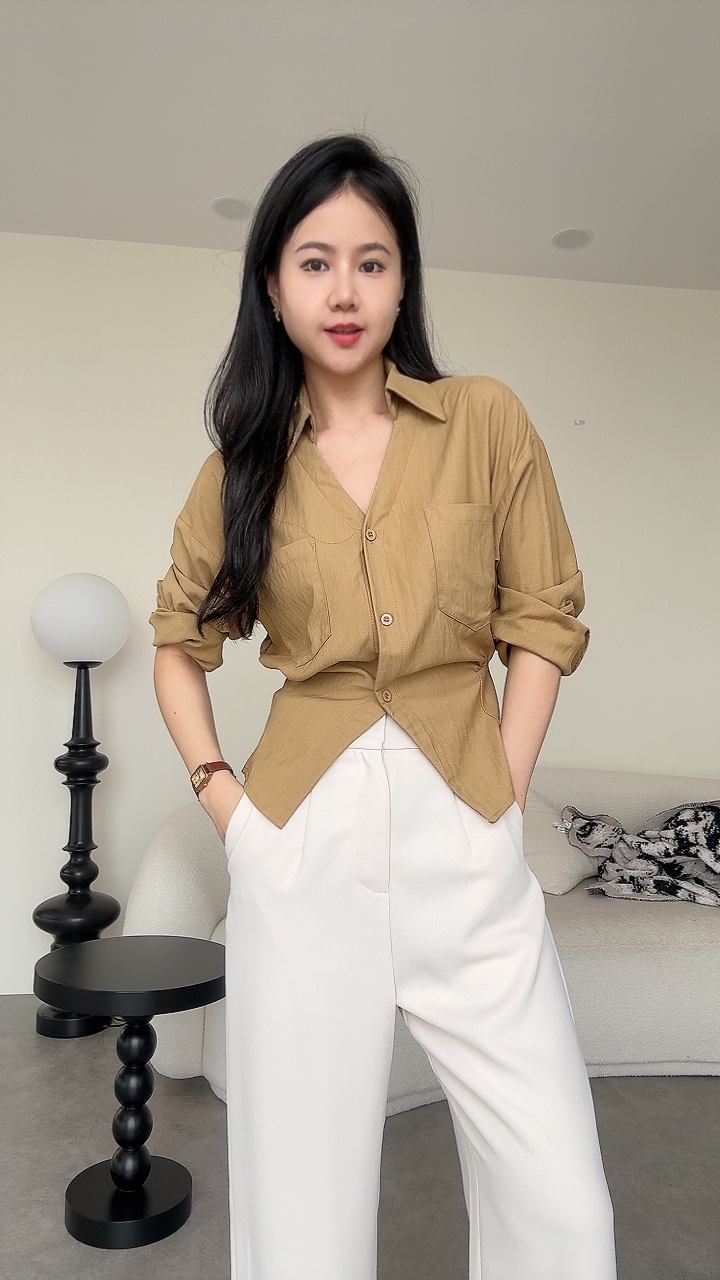 软麻感修腰设计V领长袖衬衫