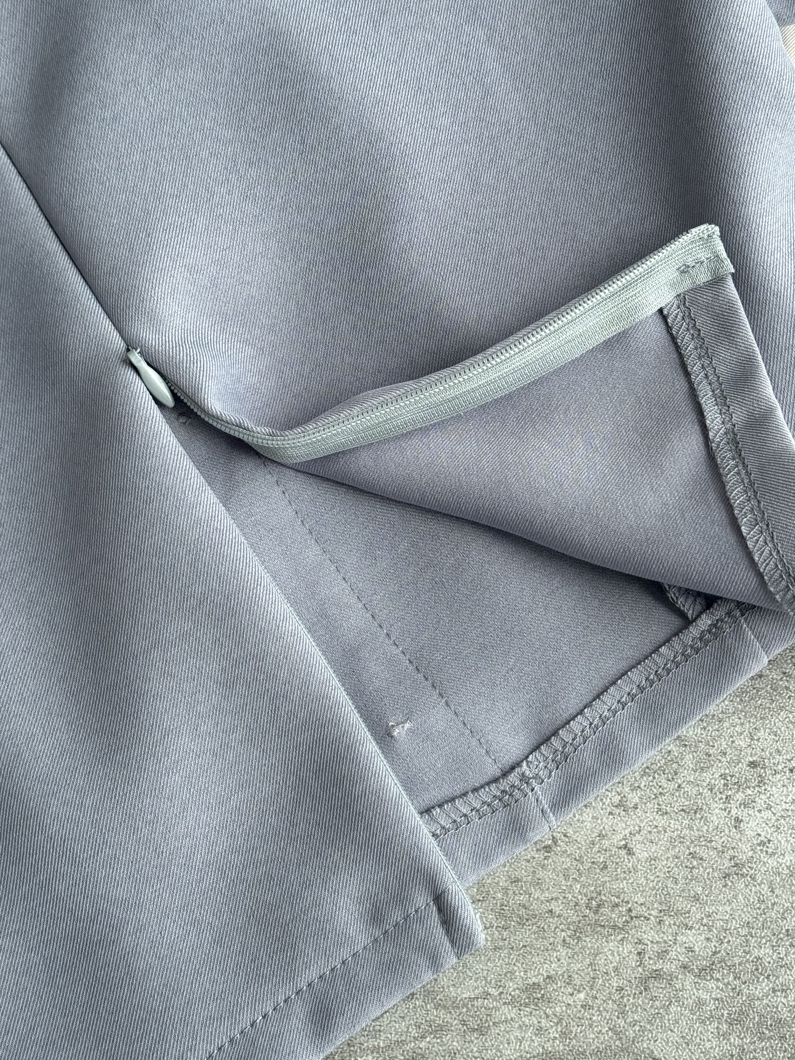 宫廷三角领泡袖Top