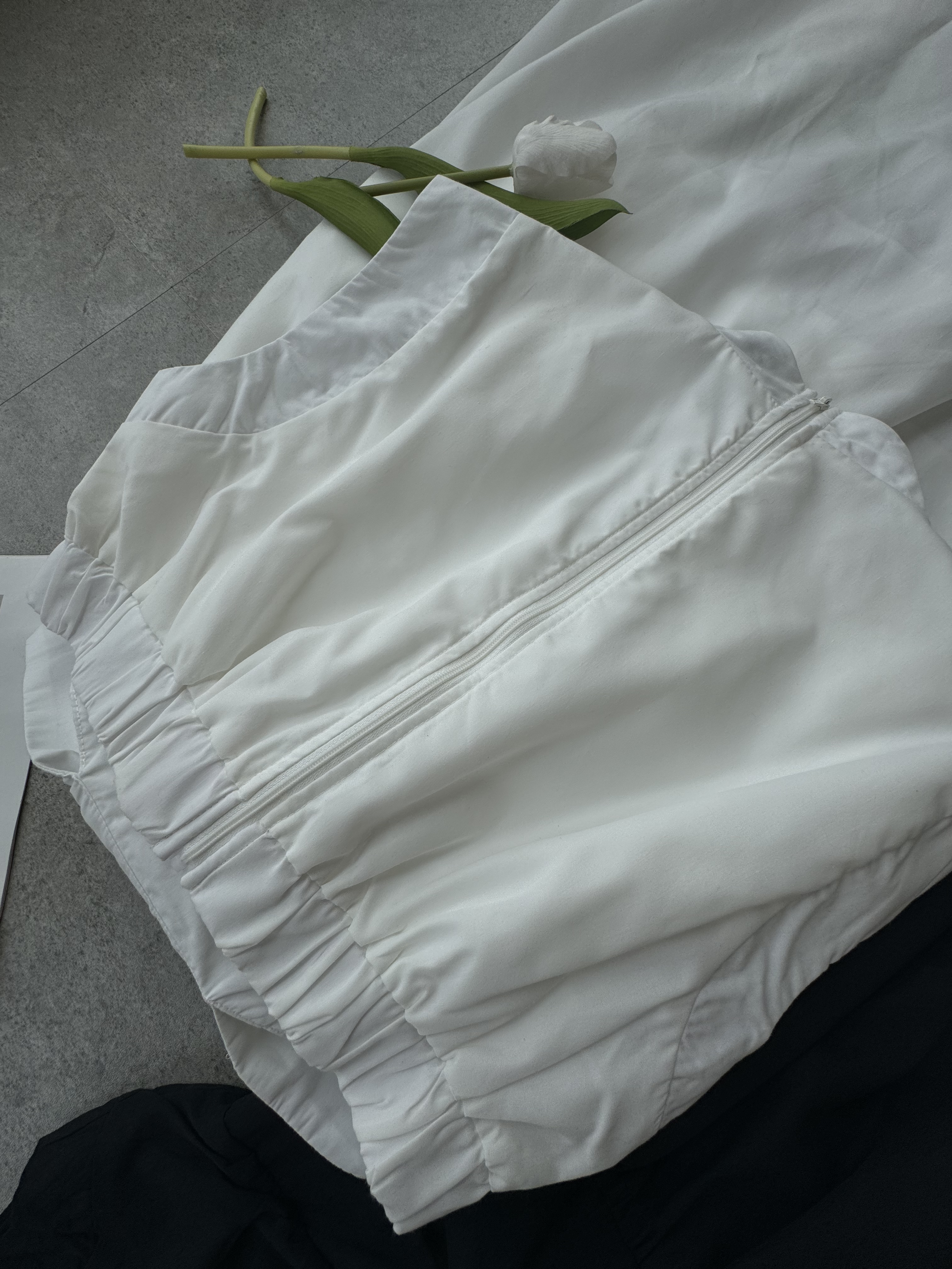 度假风设计感十足漏侧腰连身长裙