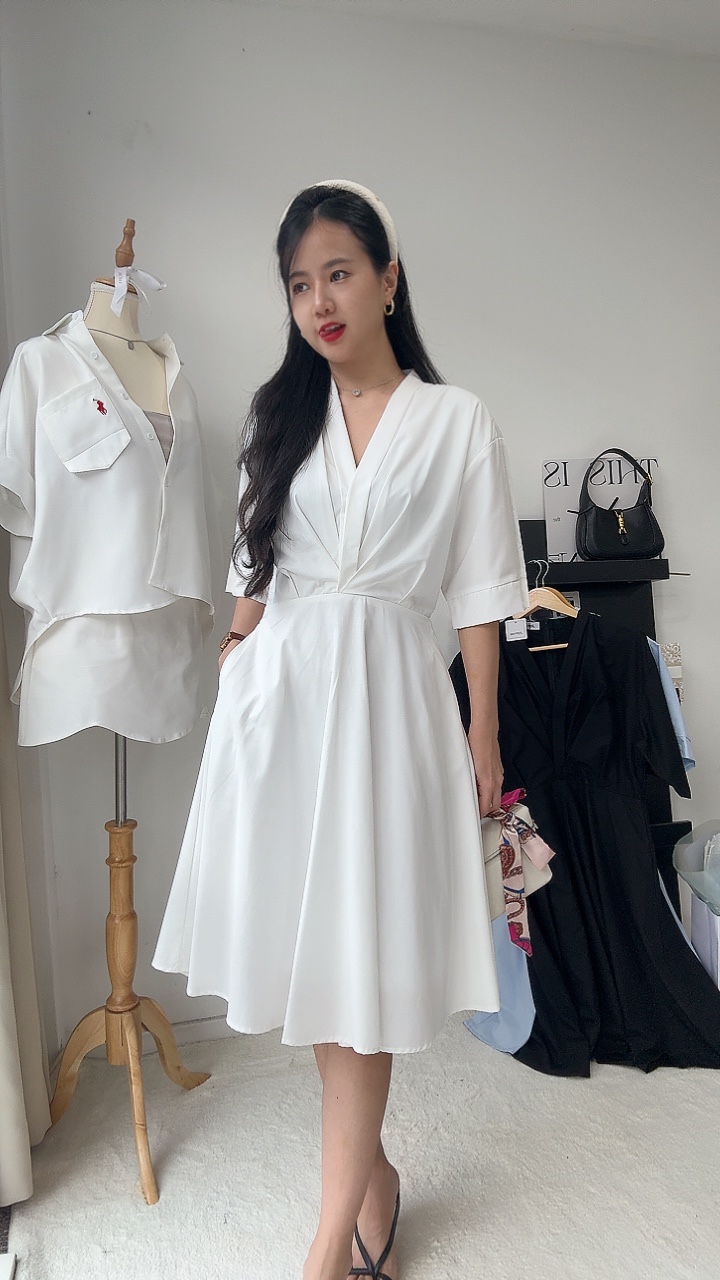 气质V领中袖长裙