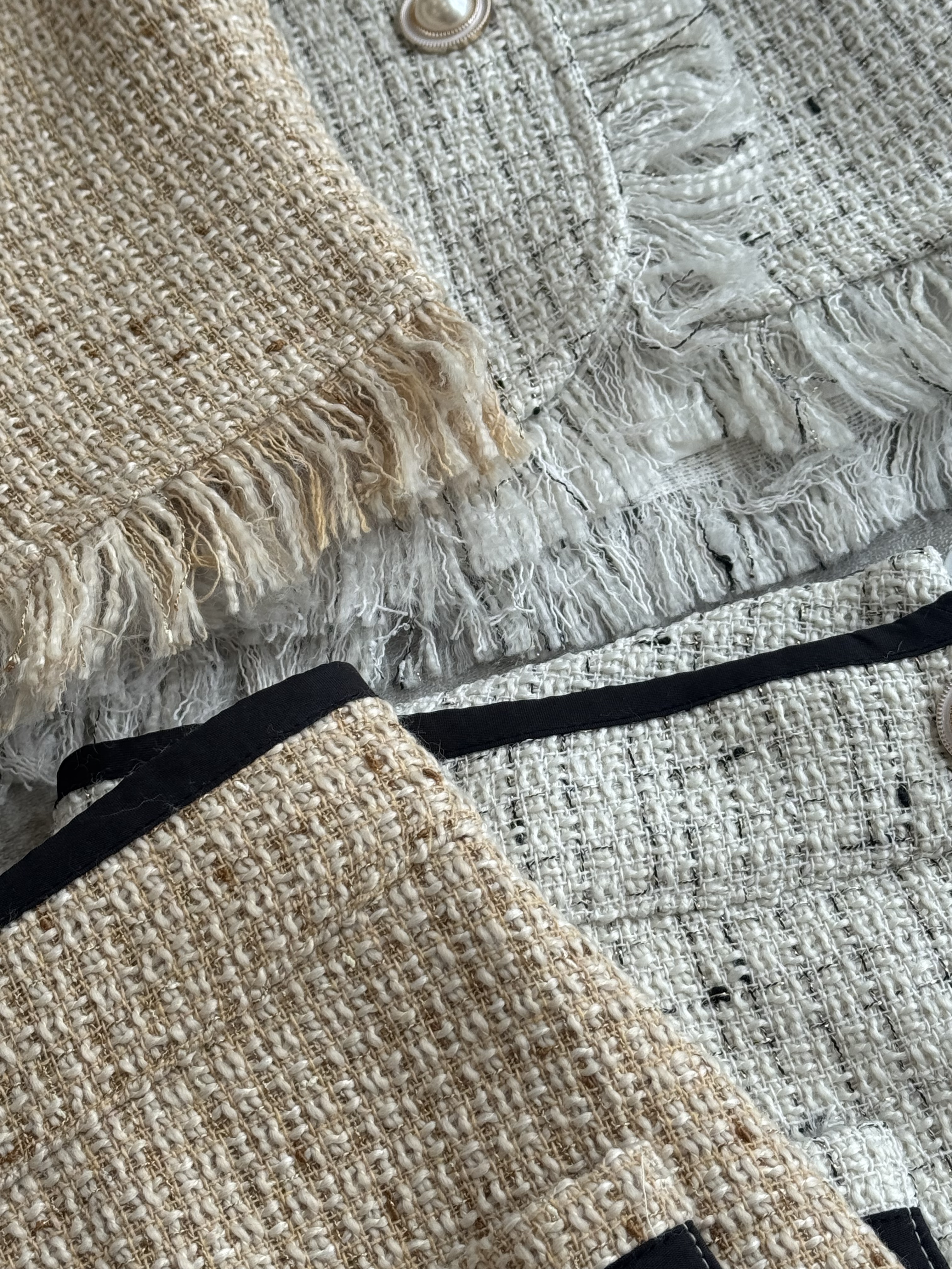 小香风珍珠扣短裙套装