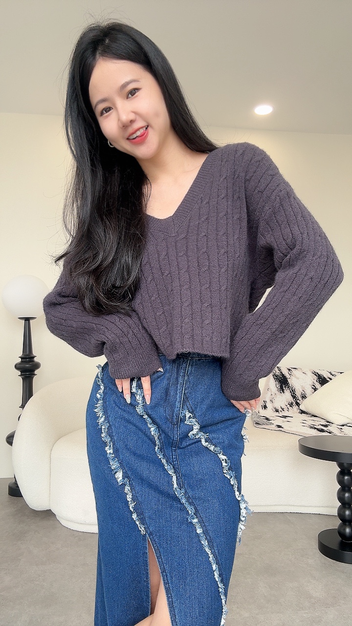 V领大麻编长袖毛衣