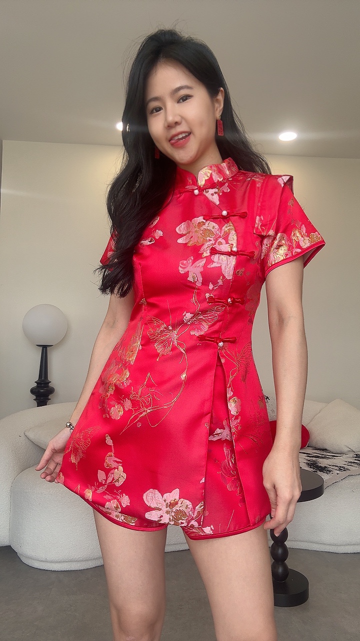 《新年》披肩配短袖长衣短裤缎面刺绣套装