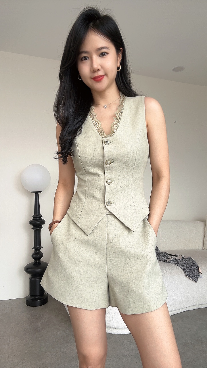 《高级系列》 蕾丝边修身版马甲