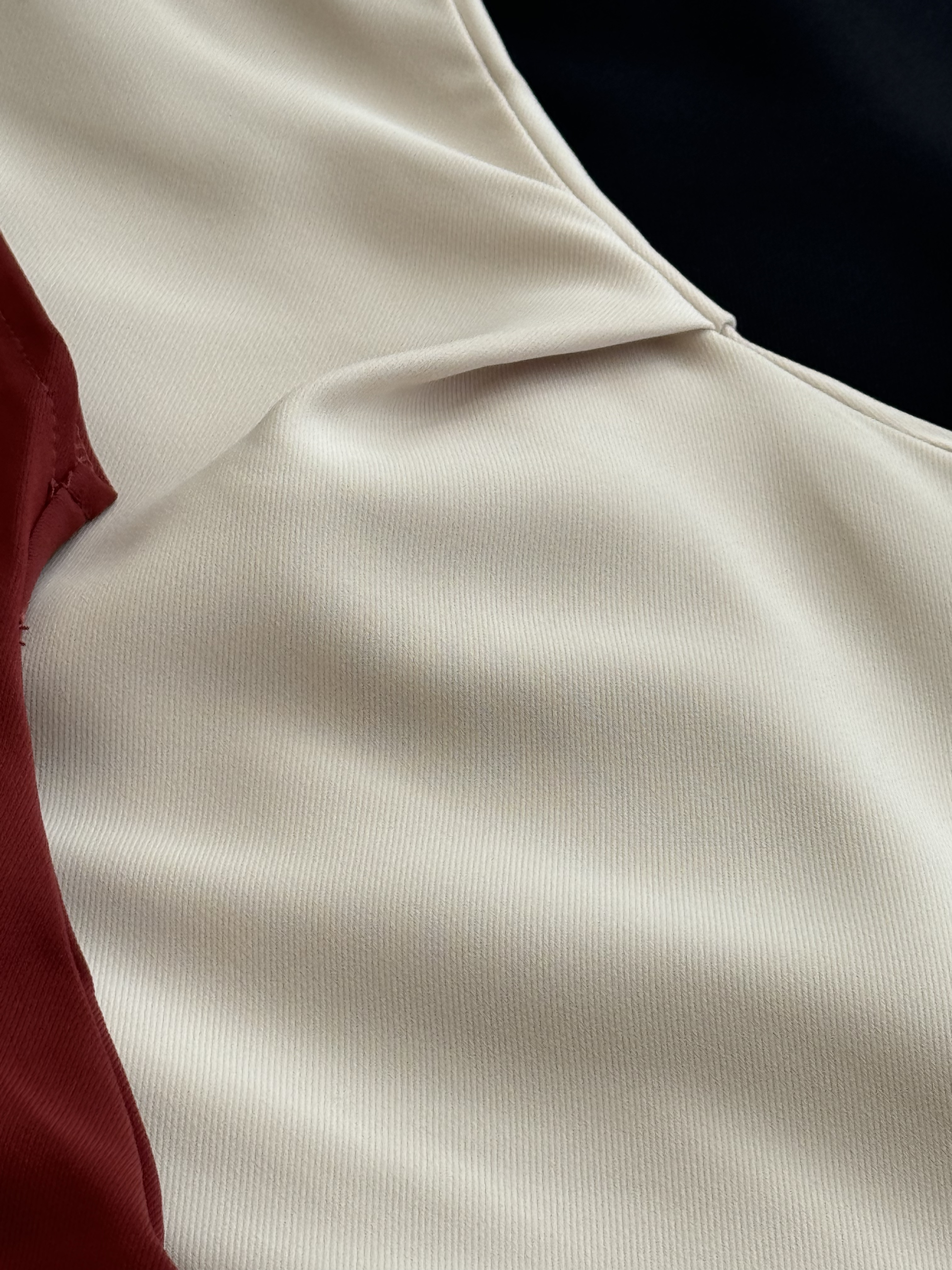 简约大方文雅修腰滑面Dress