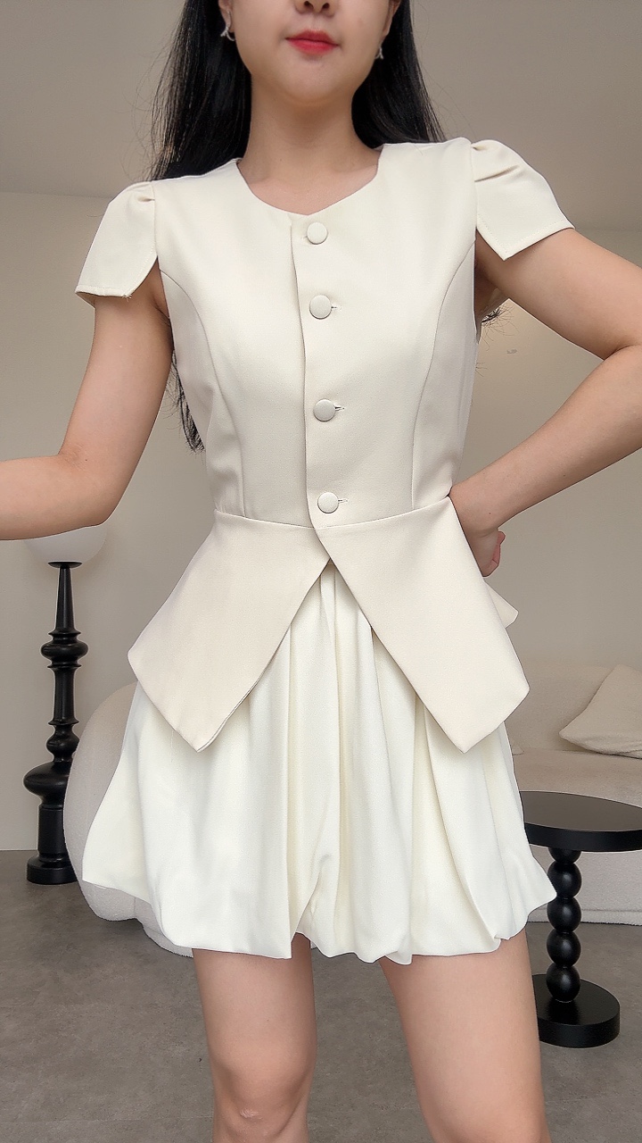 半袖宫廷风花苞短裙套装 