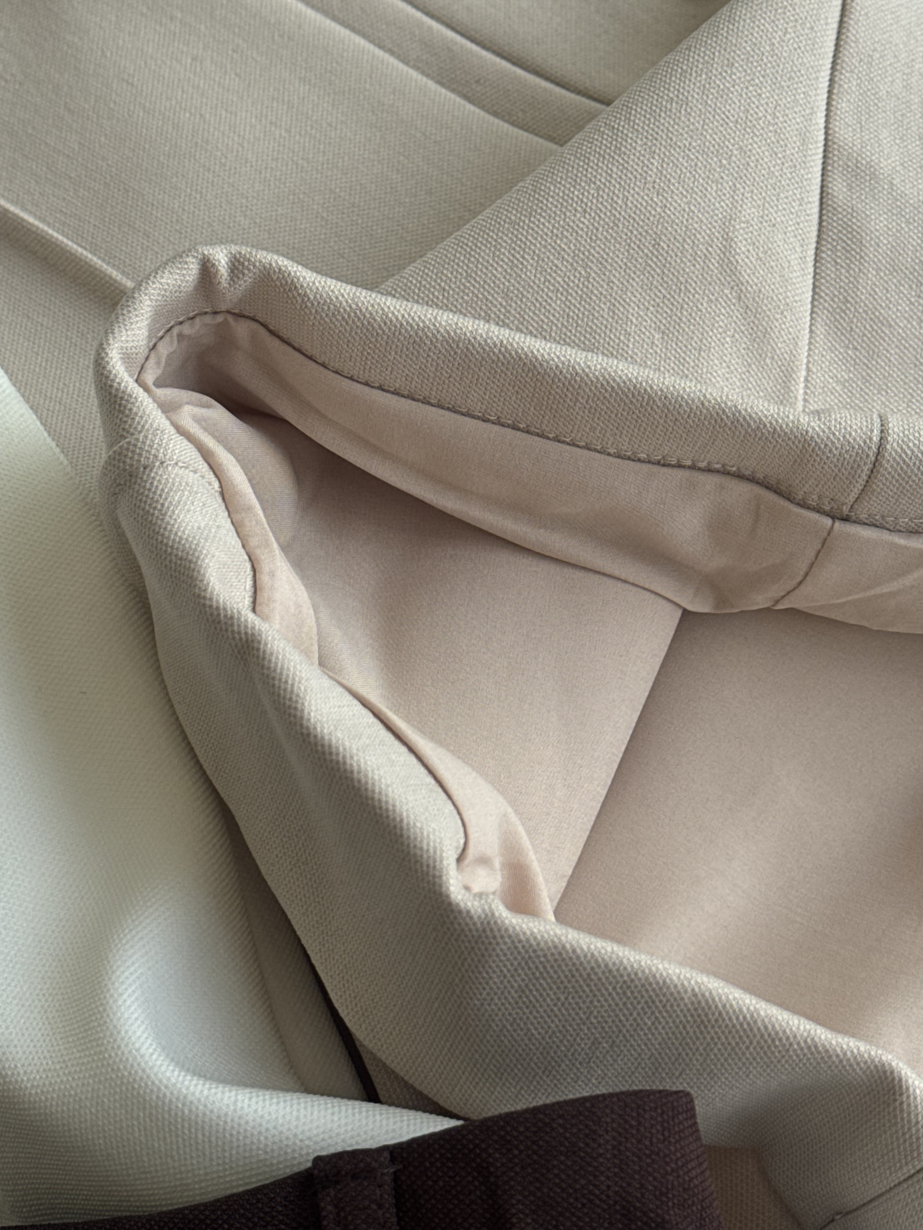 《高品》 直线卷边短裤