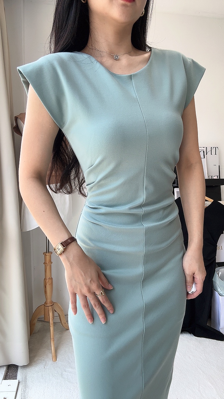 优雅收腰皱褶连身裙