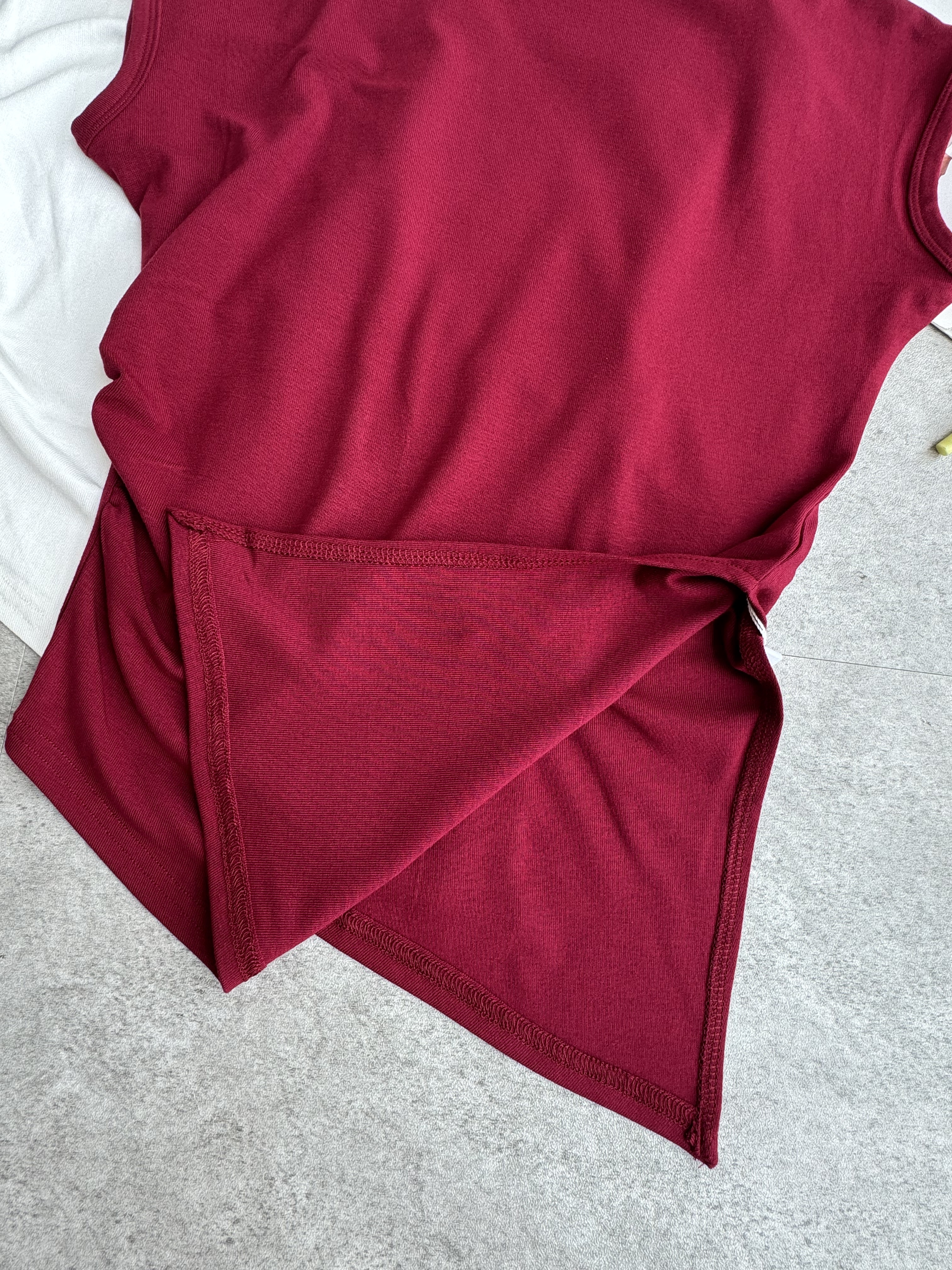 高领皱褶腰斜尾设计软棉Tee