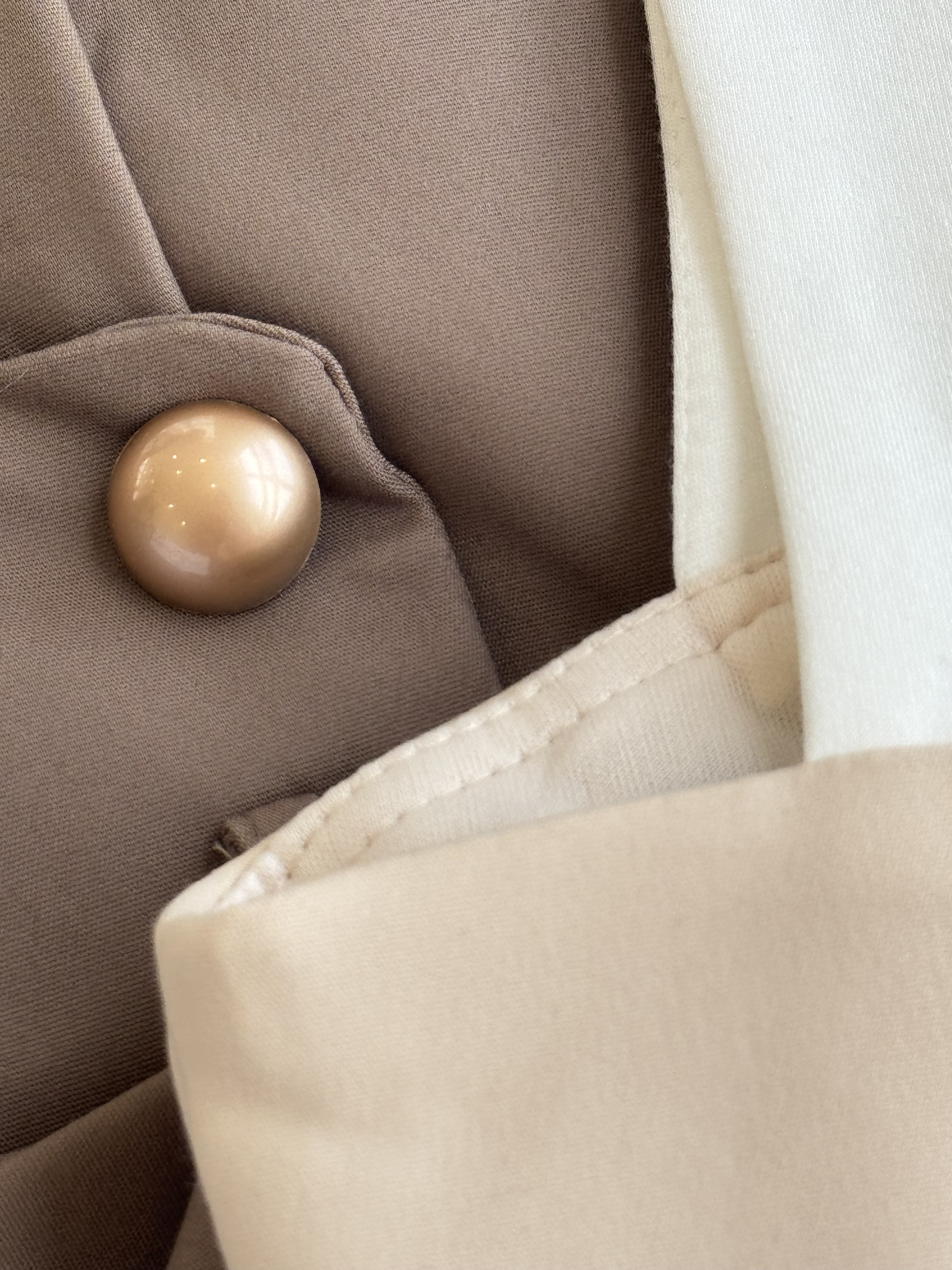 假两式金扣设计上衣（胸垫）-腰带