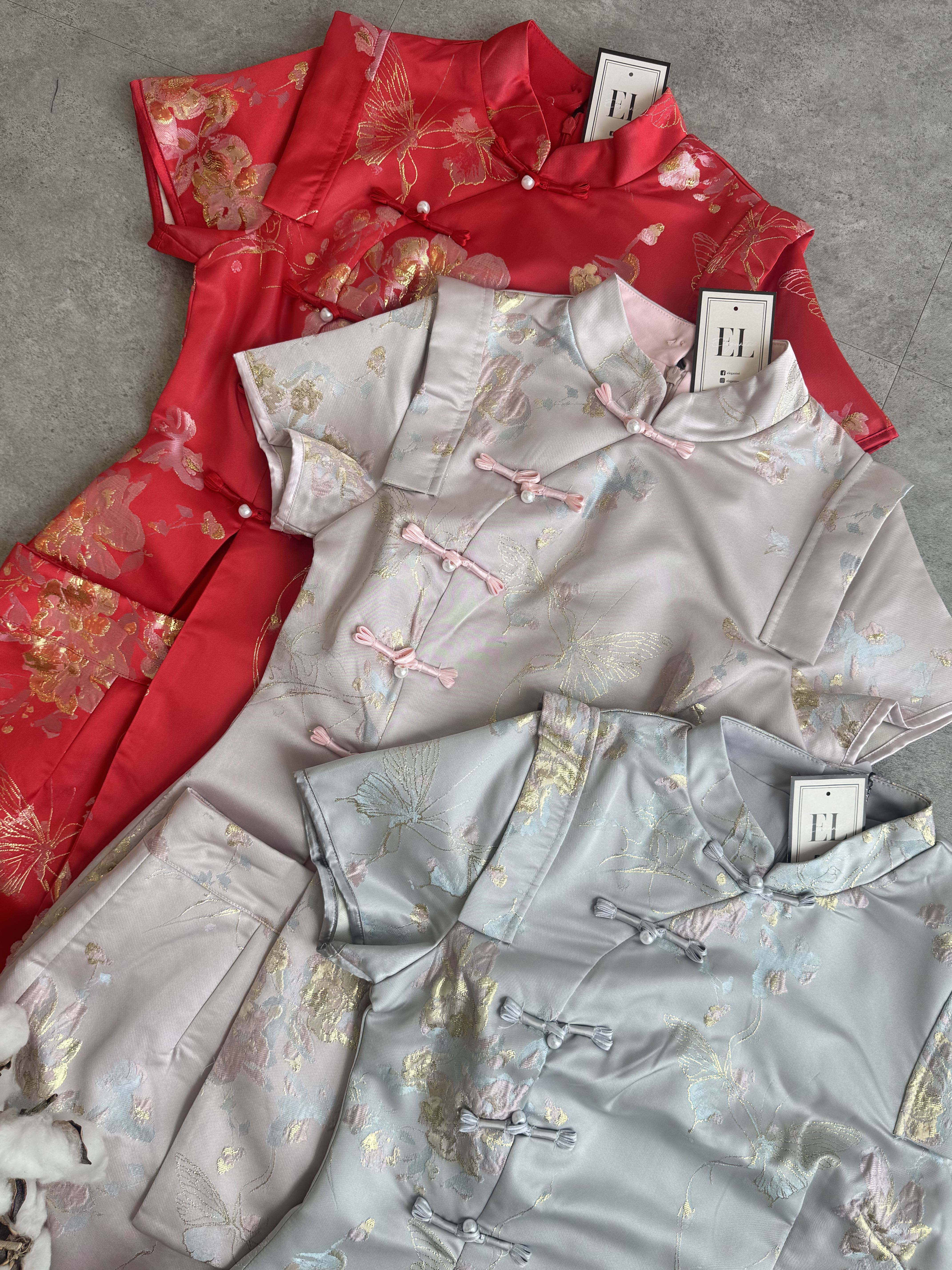 《新年》披肩配短袖长衣短裤缎面刺绣套装