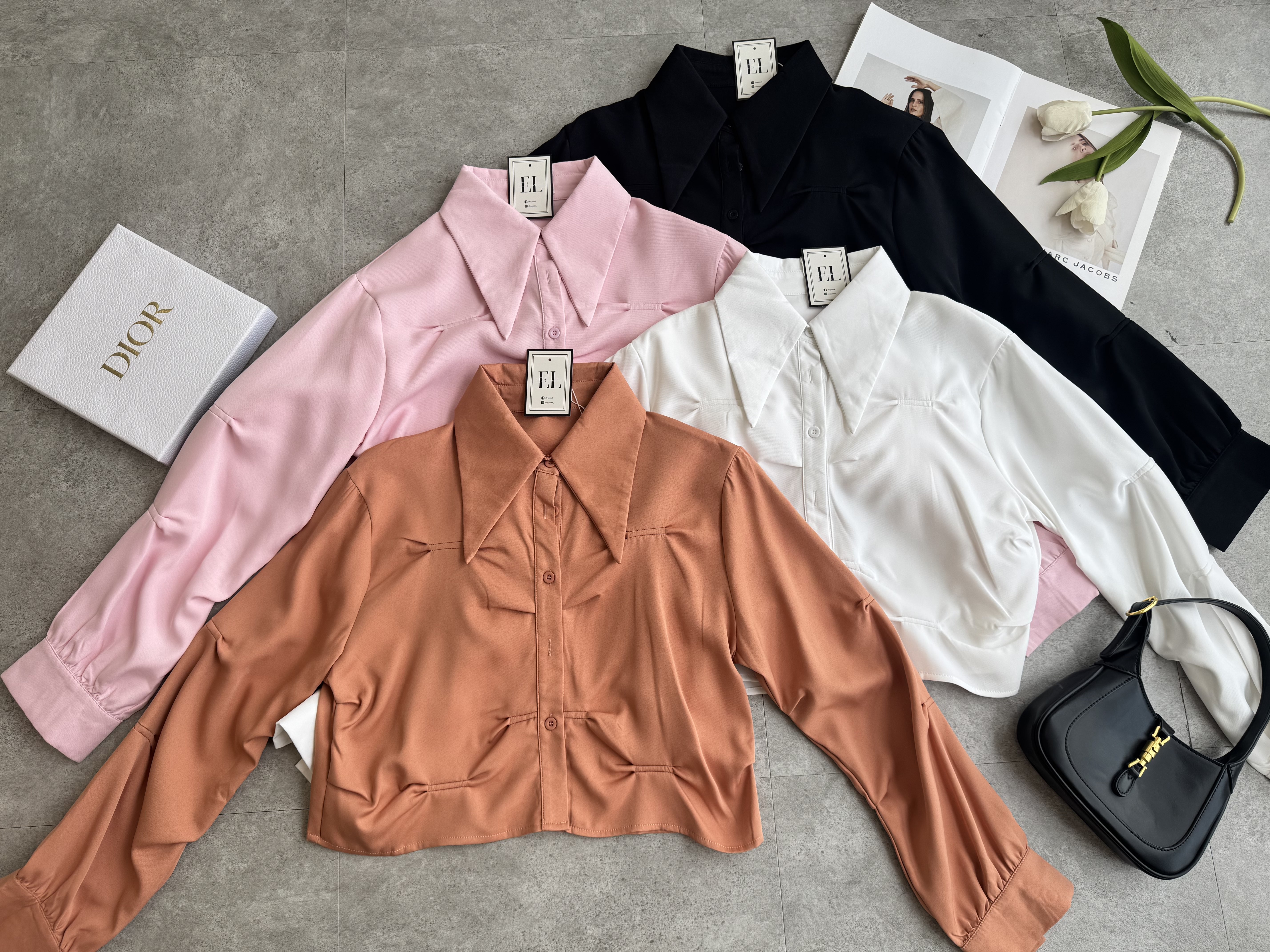 多层次折位尖领衬衫