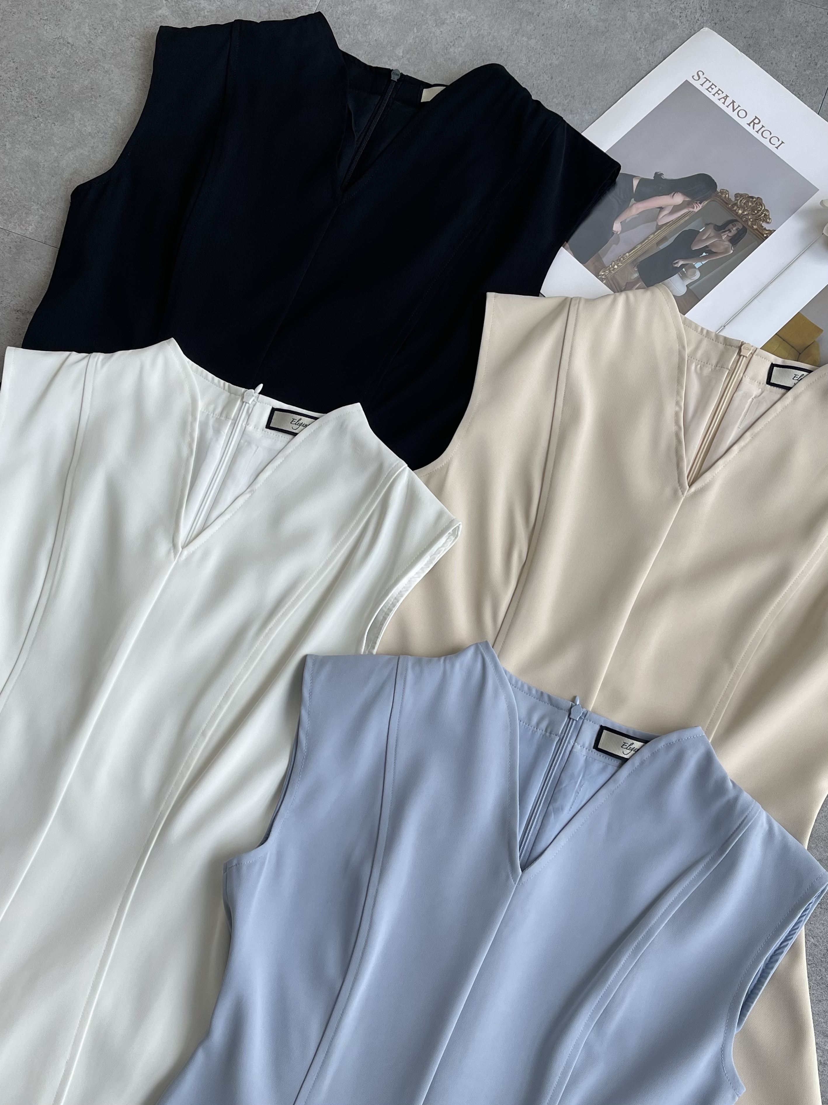 简约V领C袖Dress