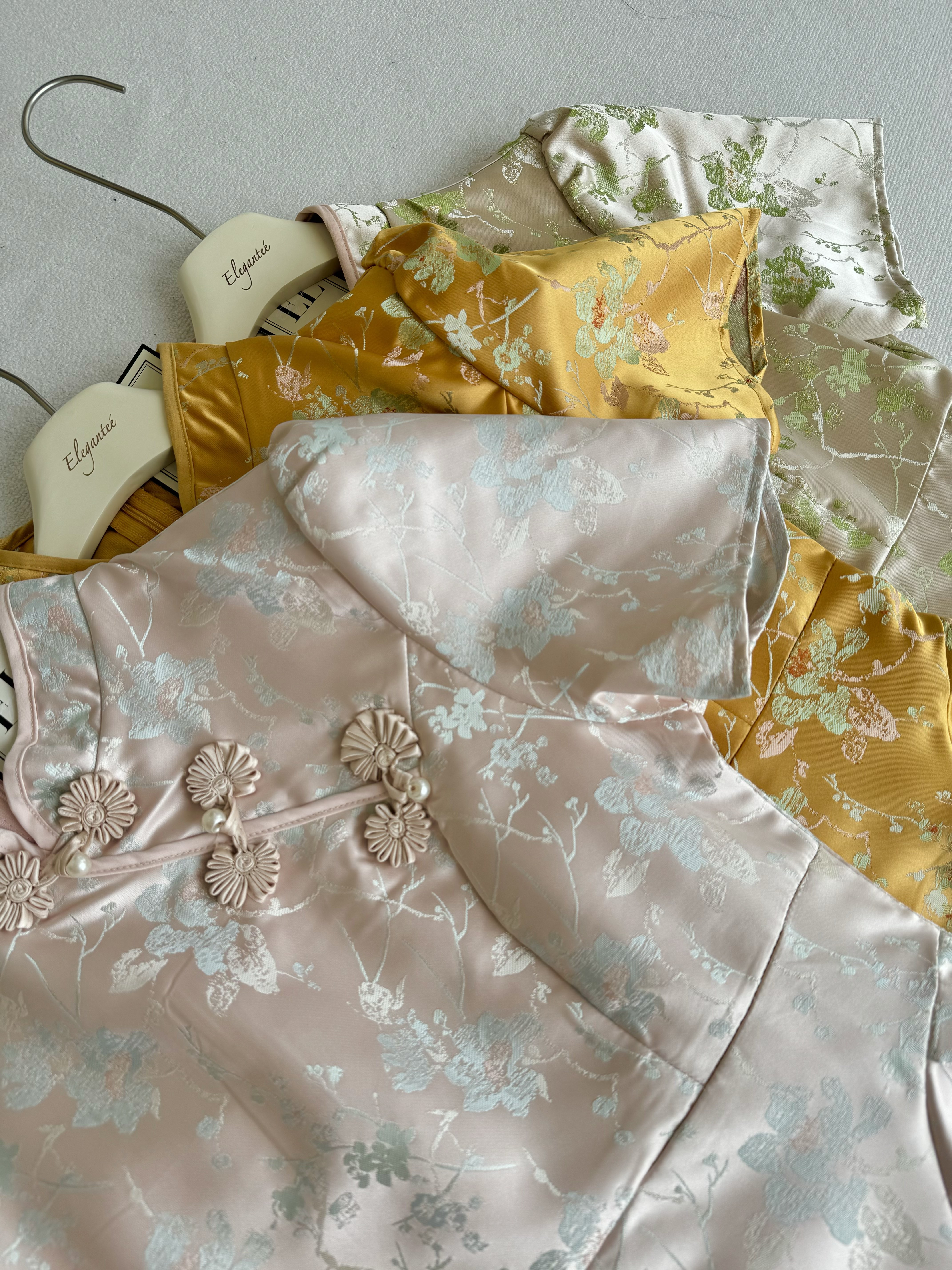 悠雅缎面短袖连身裙旗袍