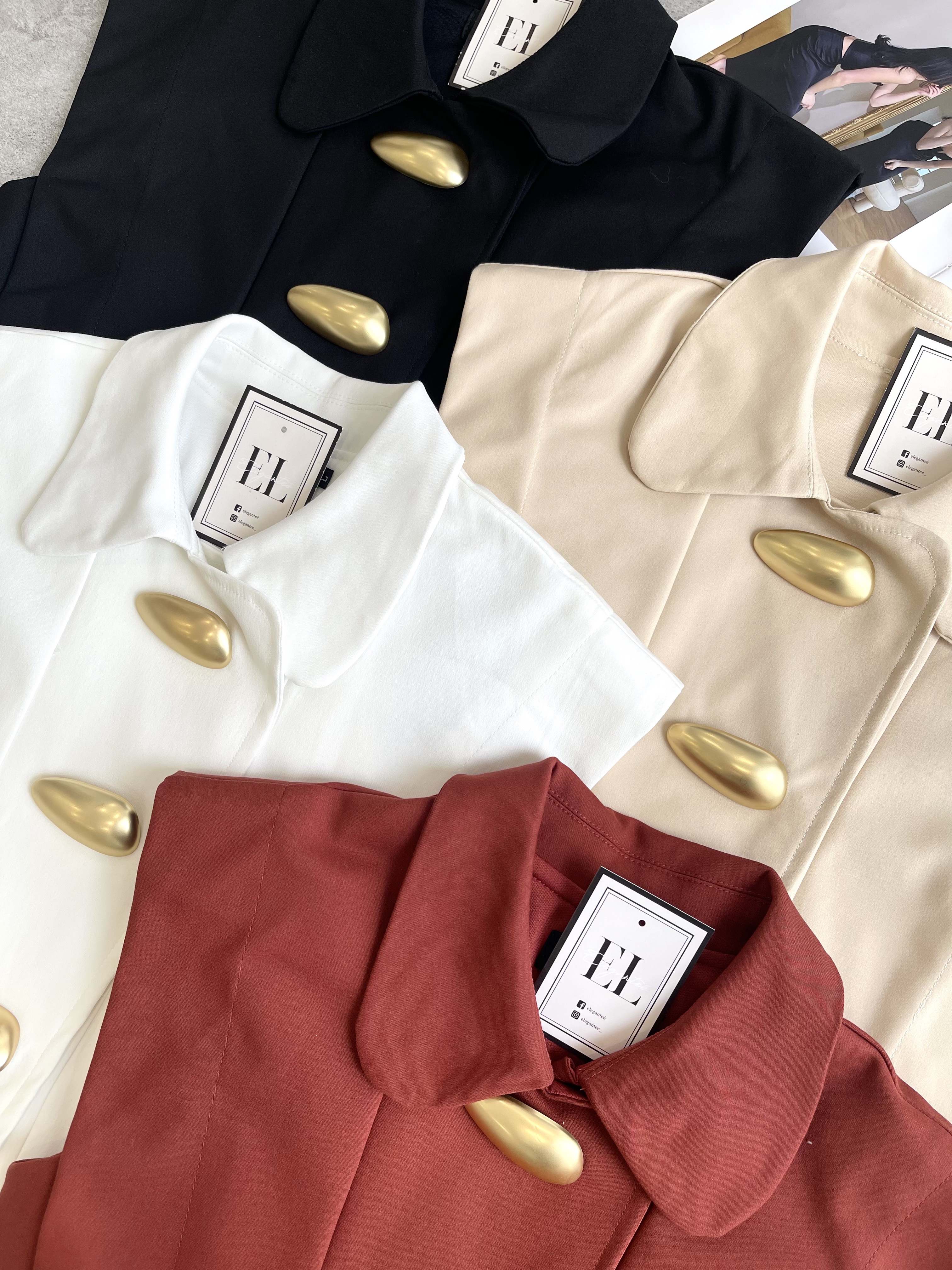 个性大椭圆金扣过肩袖Top