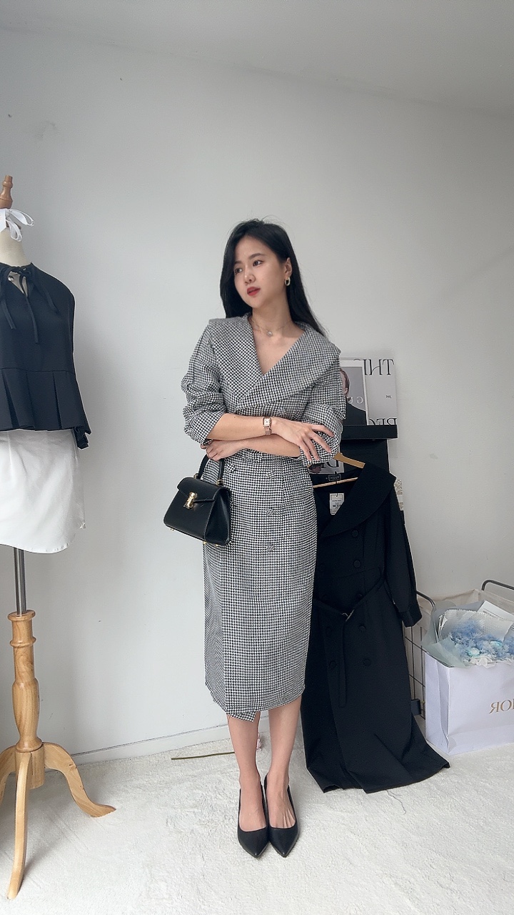 古典落肩大翻领连身裙