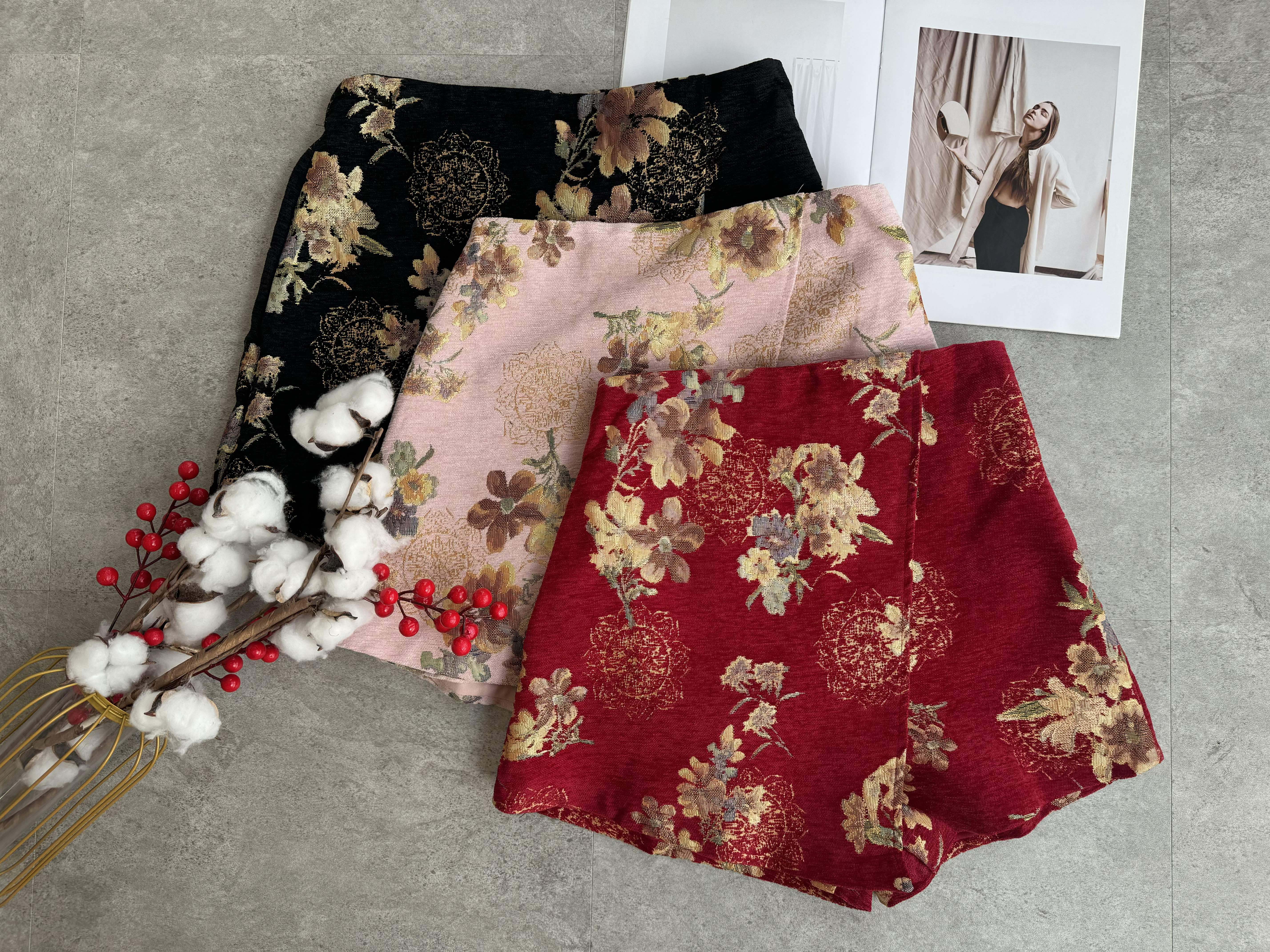 绒布刺绣新年裤裙