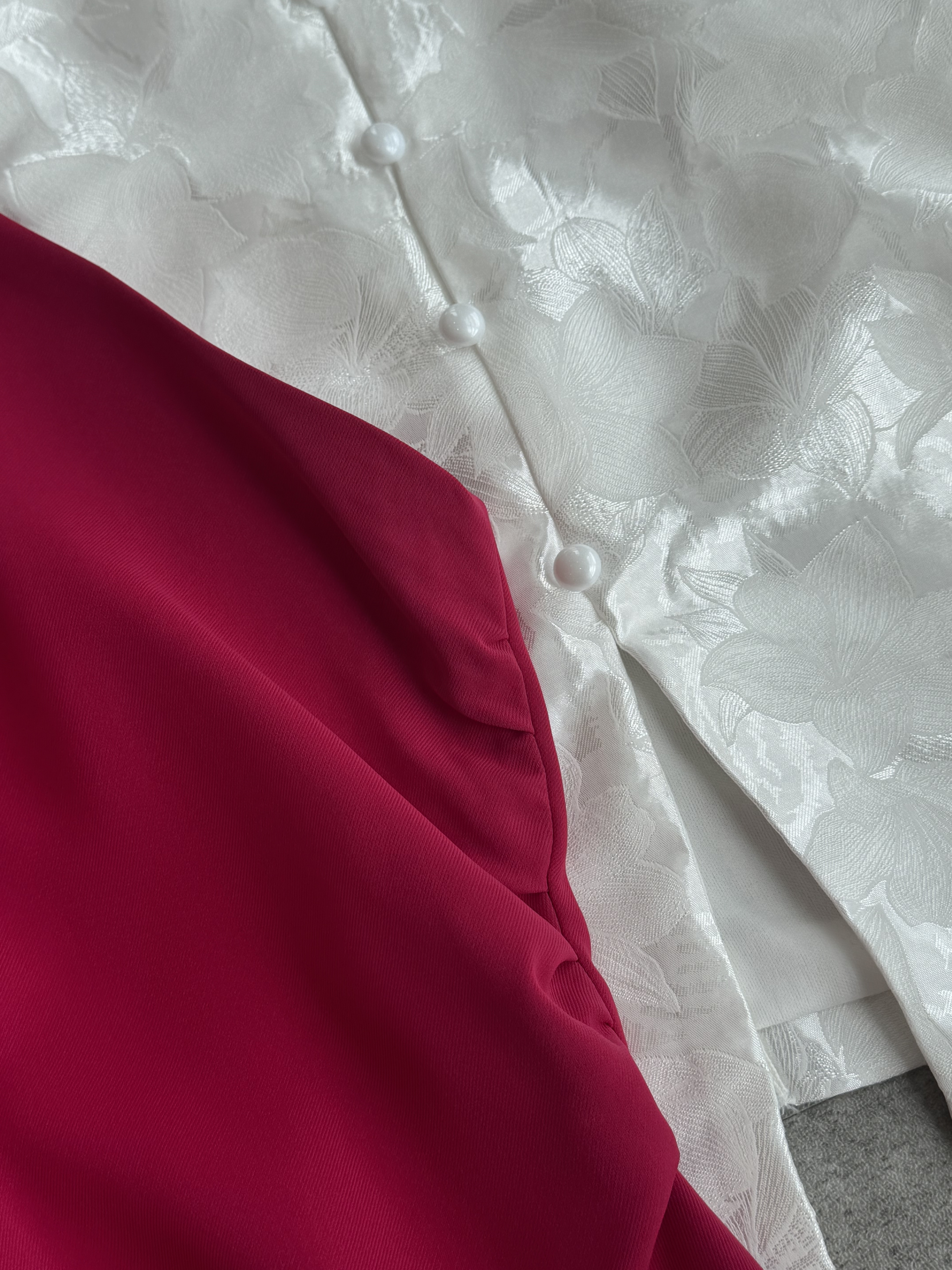 优雅挂脖修腰上衣