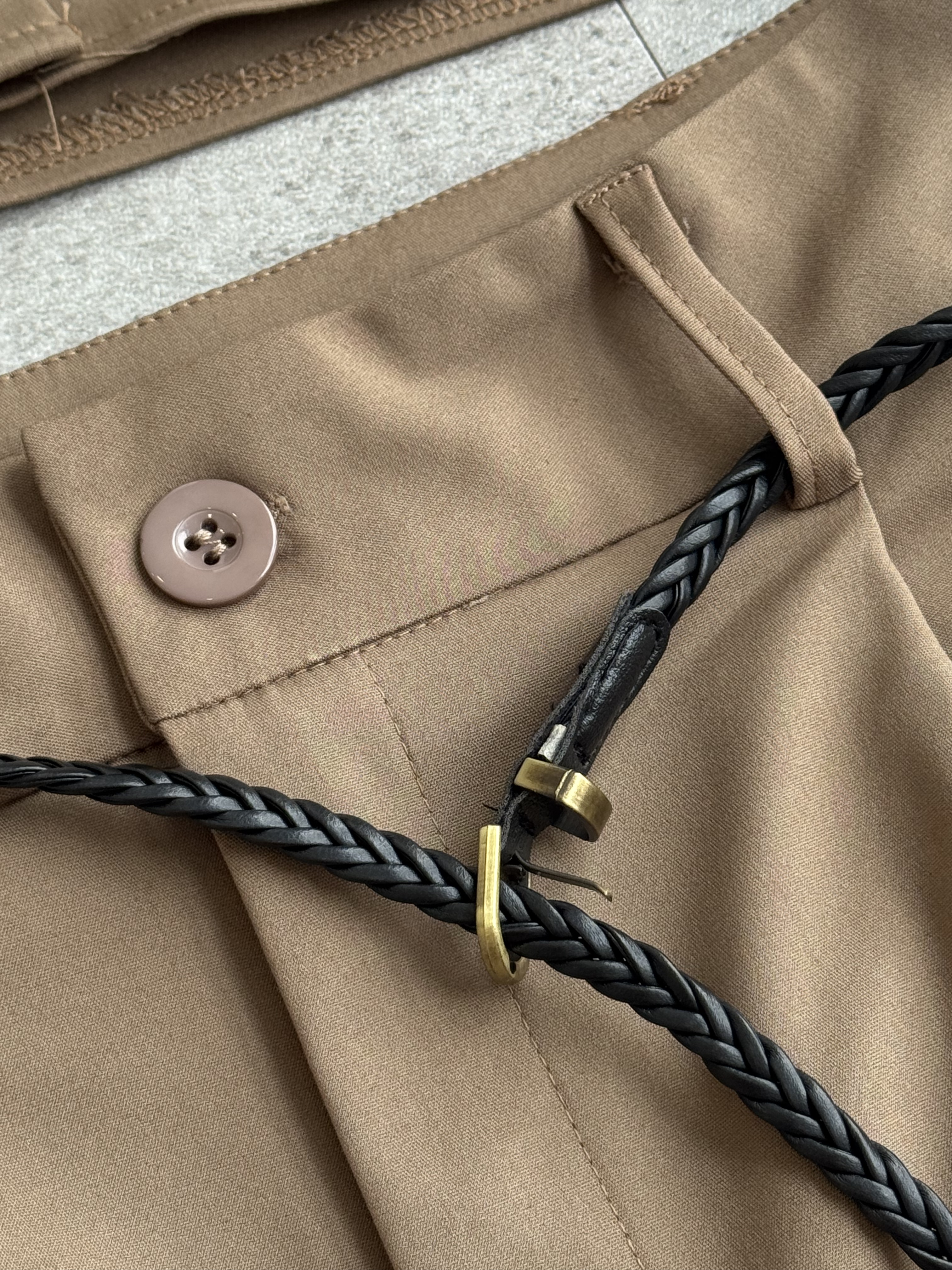 过肩袖编织金扣腰带短裤Set