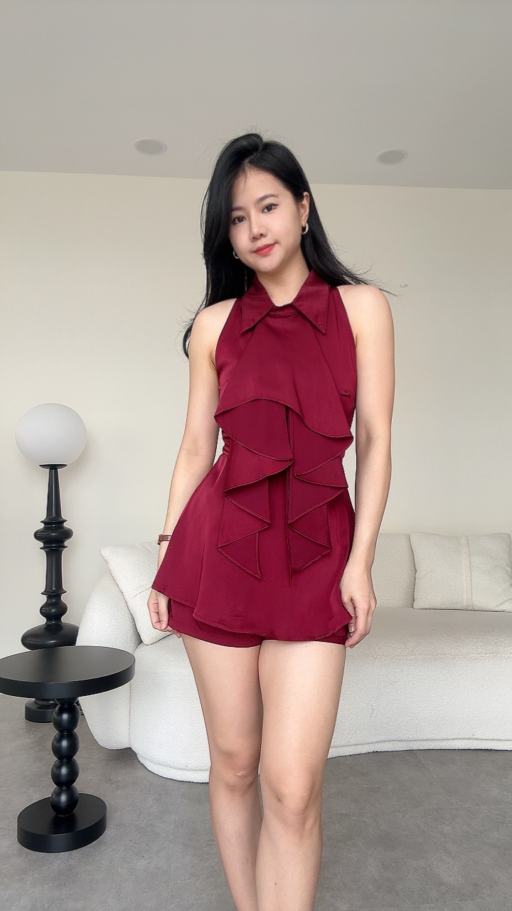 伯爵风挂脖消肩款套装