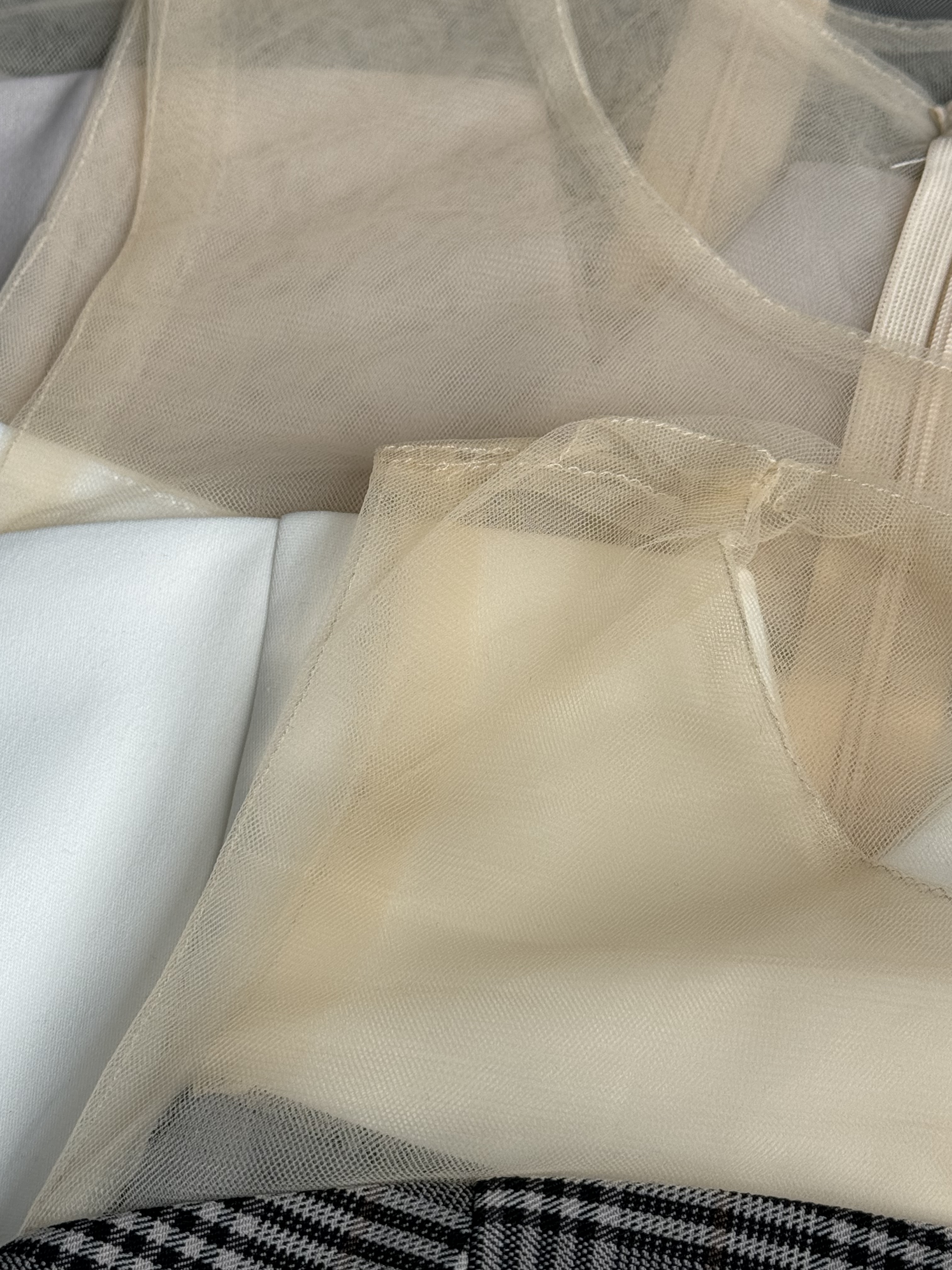 淑女抹胸+网纱拼接上衣