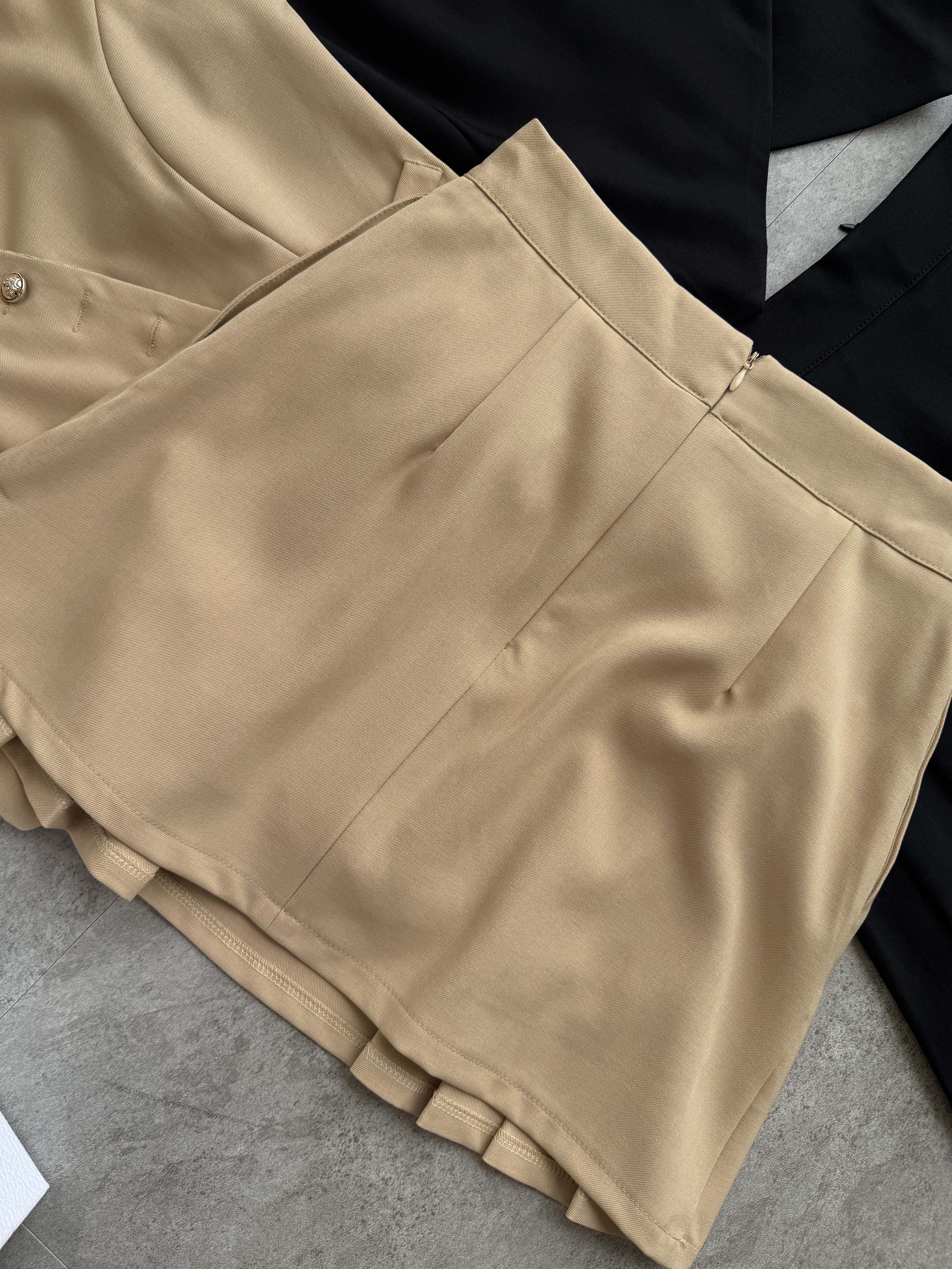 直肩袖马甲百褶短裙套装