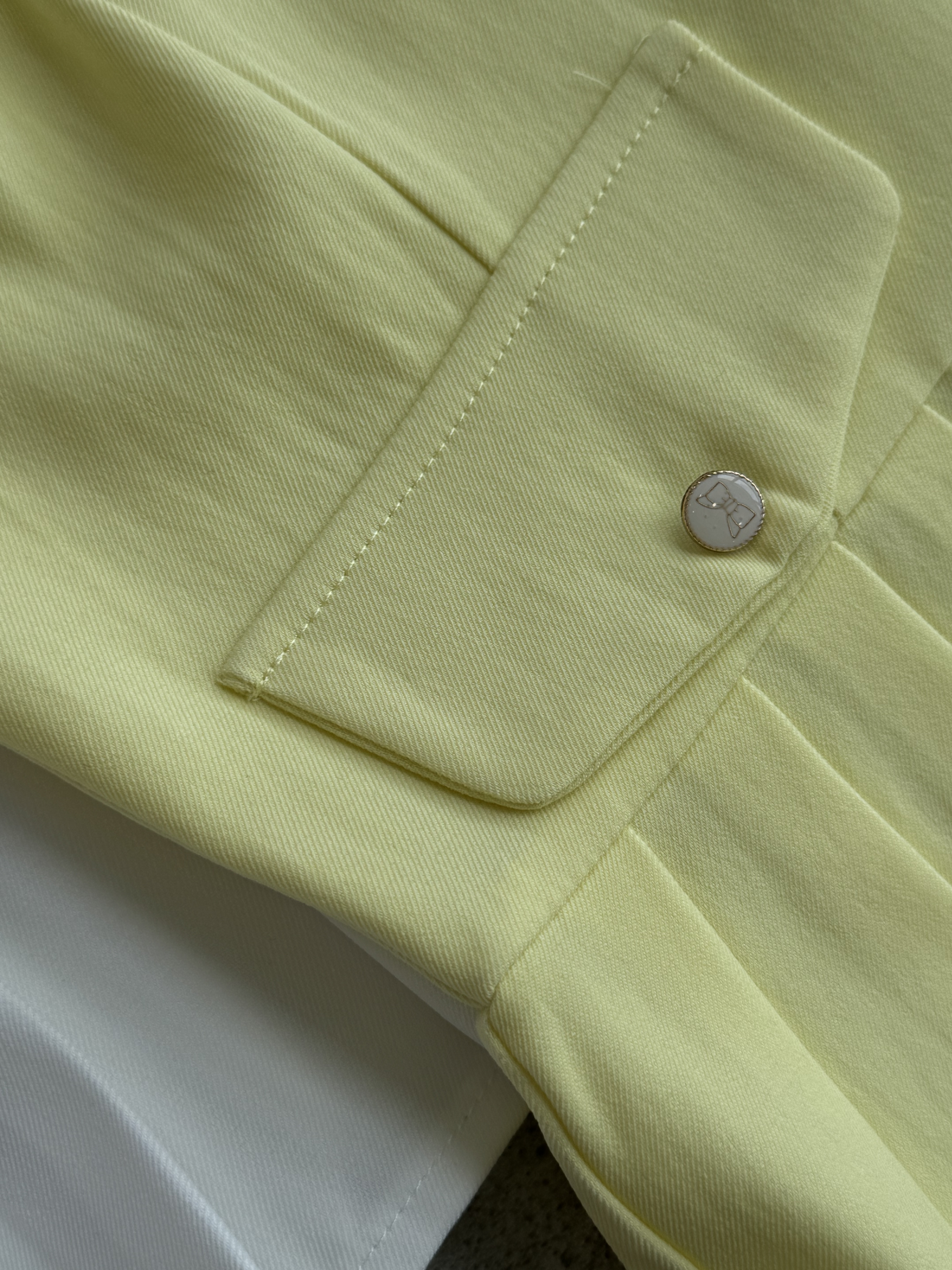 削尖百褶peplum top
