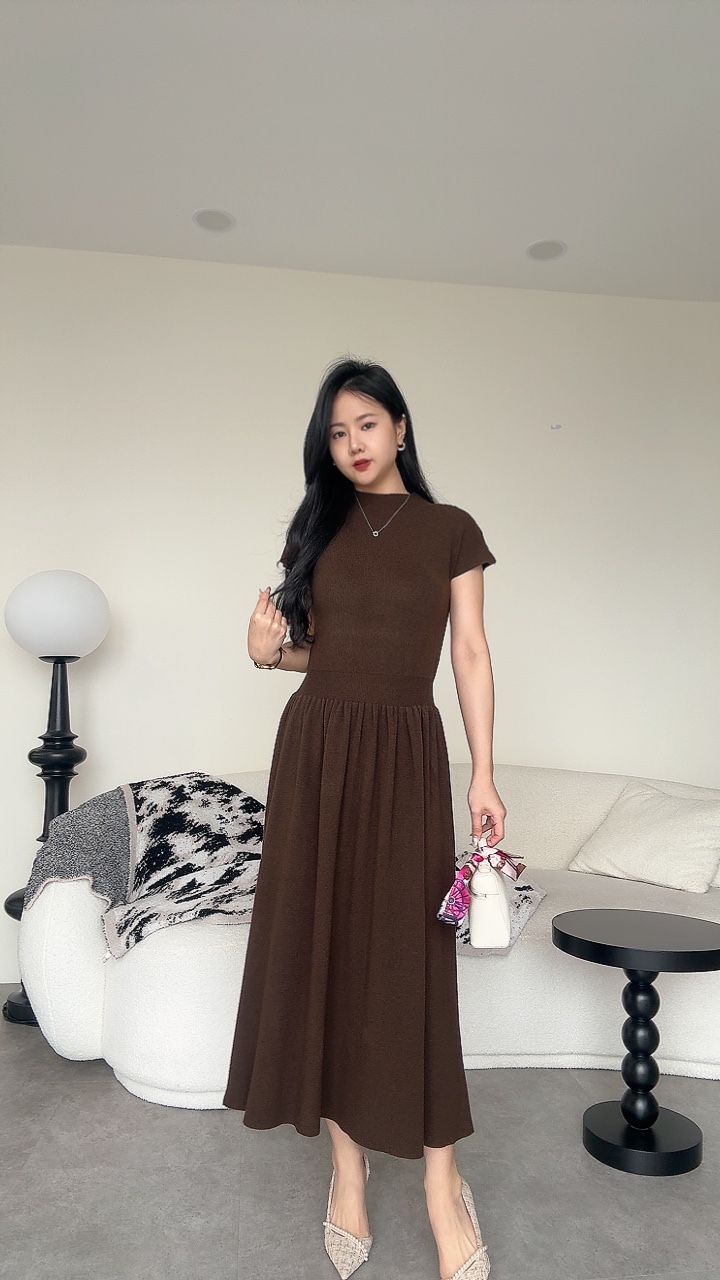 气质落肩袖中高领针织连身裙