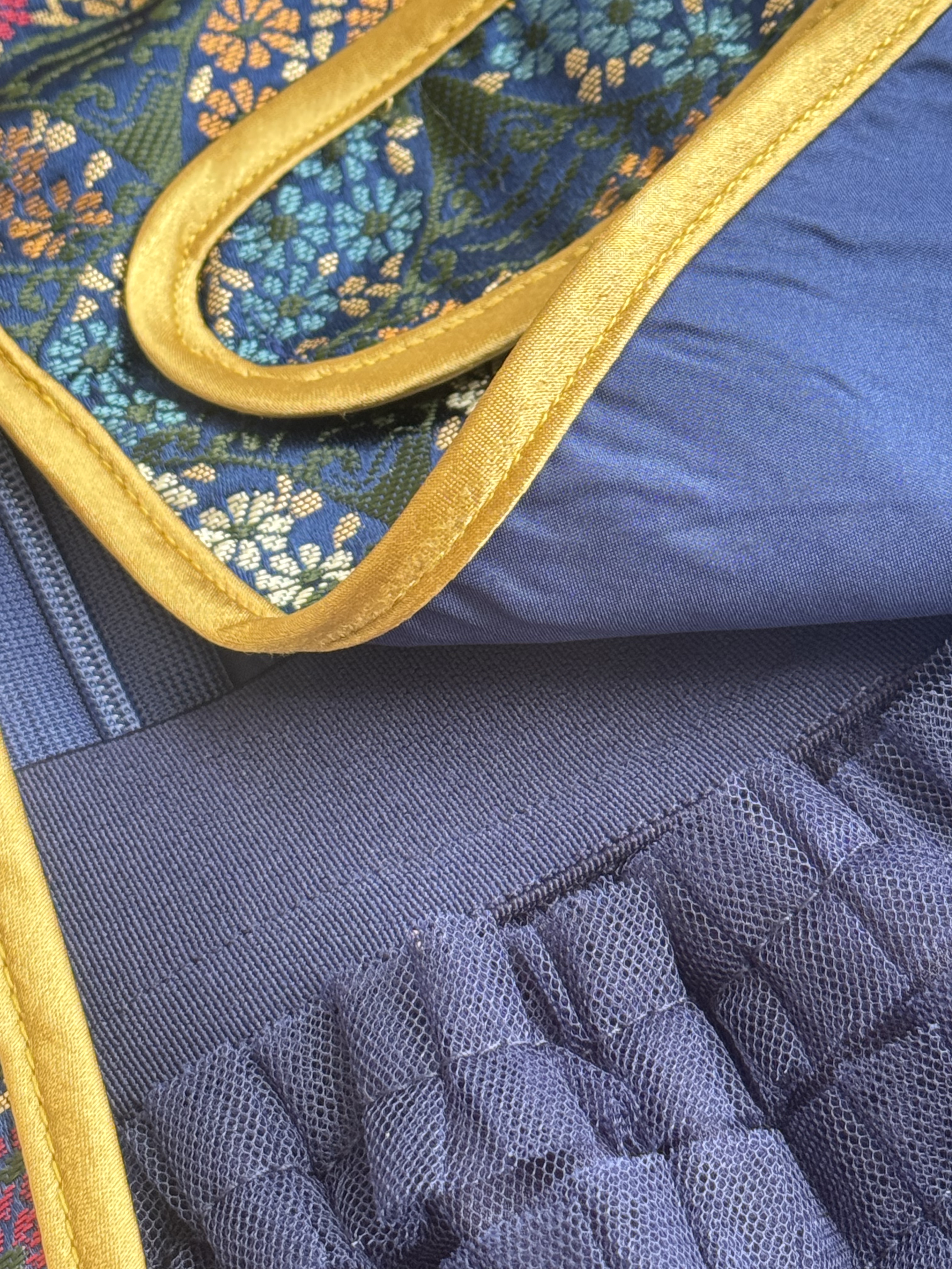 《新年旗袍》纱裙扇子刺绣套装