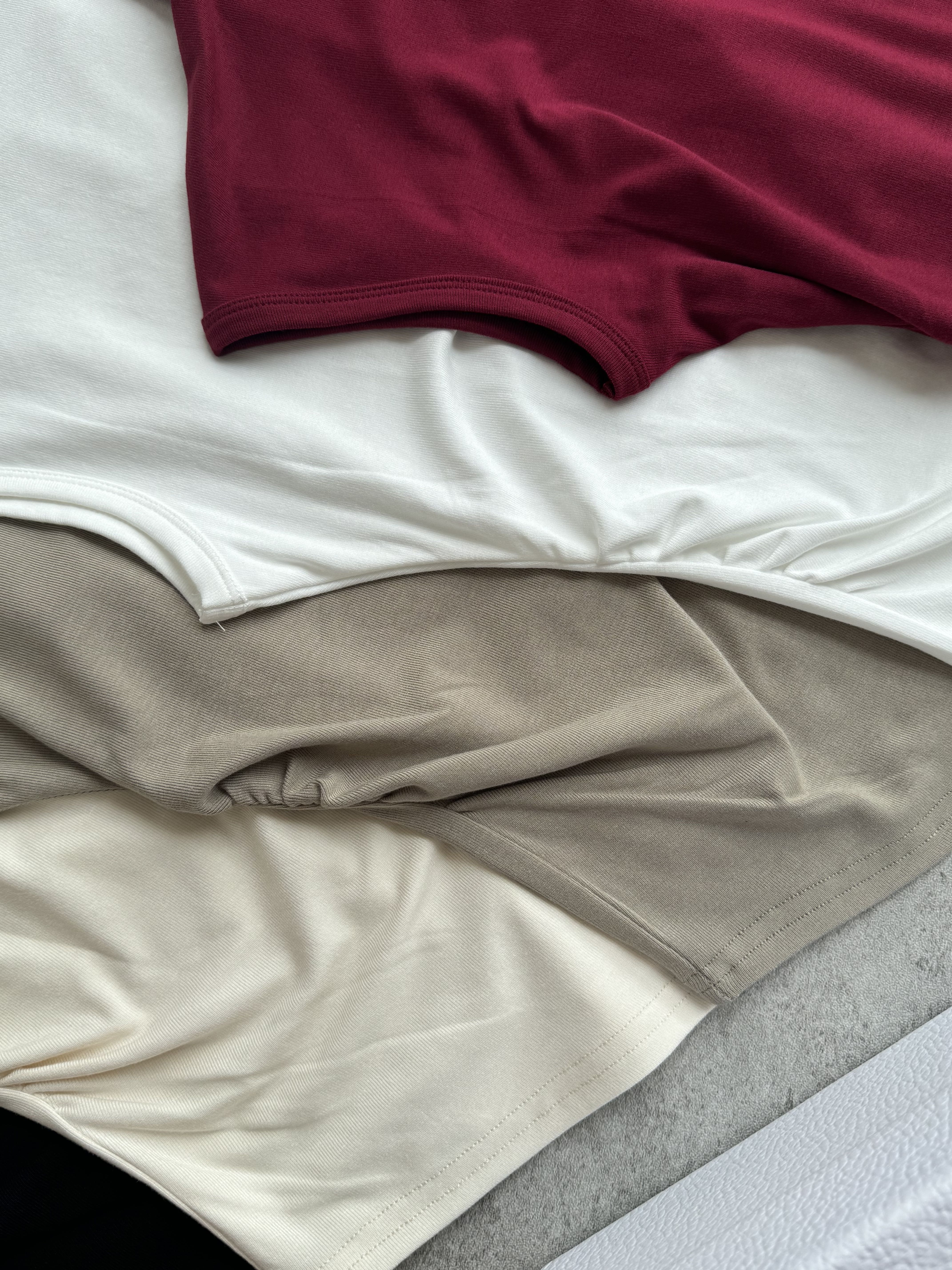 高领皱褶腰斜尾设计软棉Tee