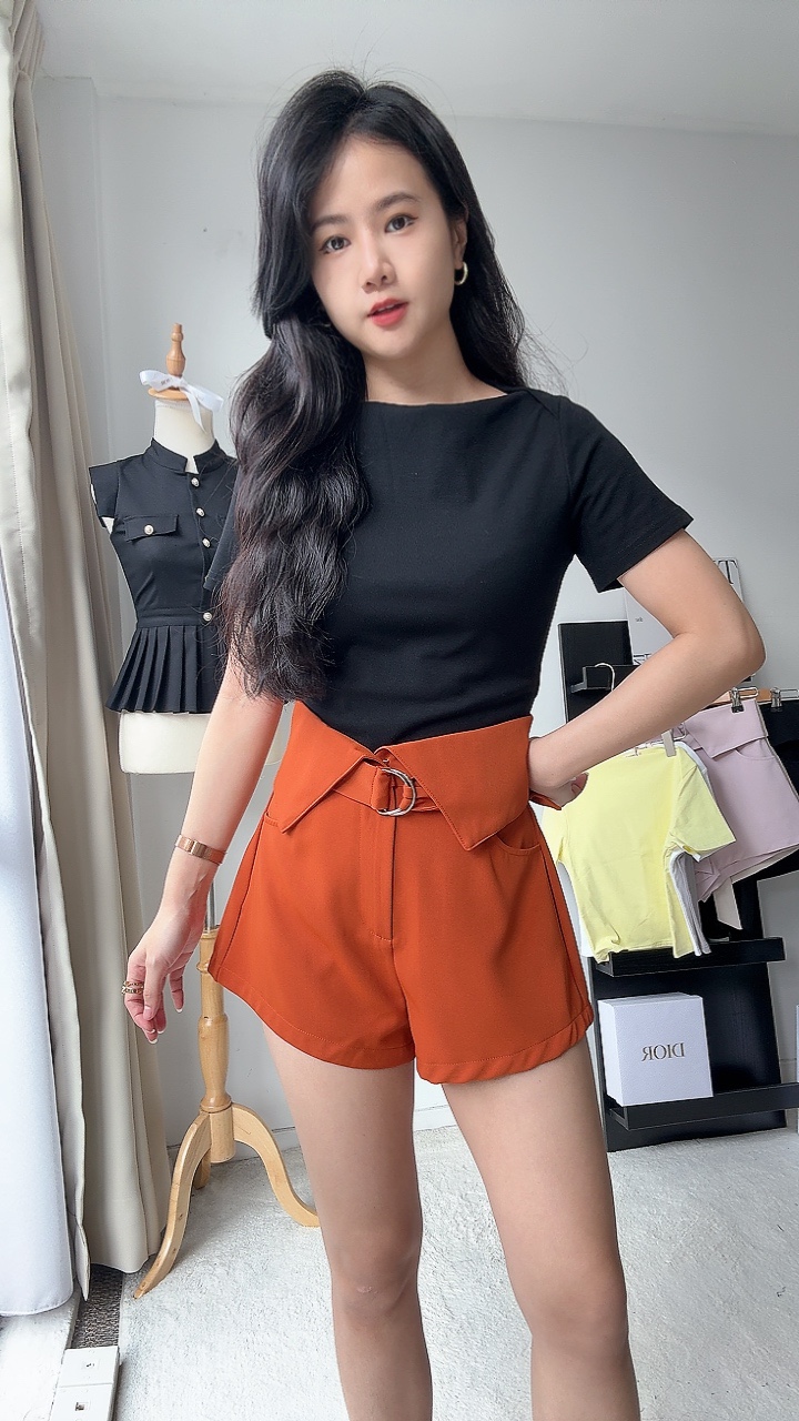 滑面设计感翻边短裤