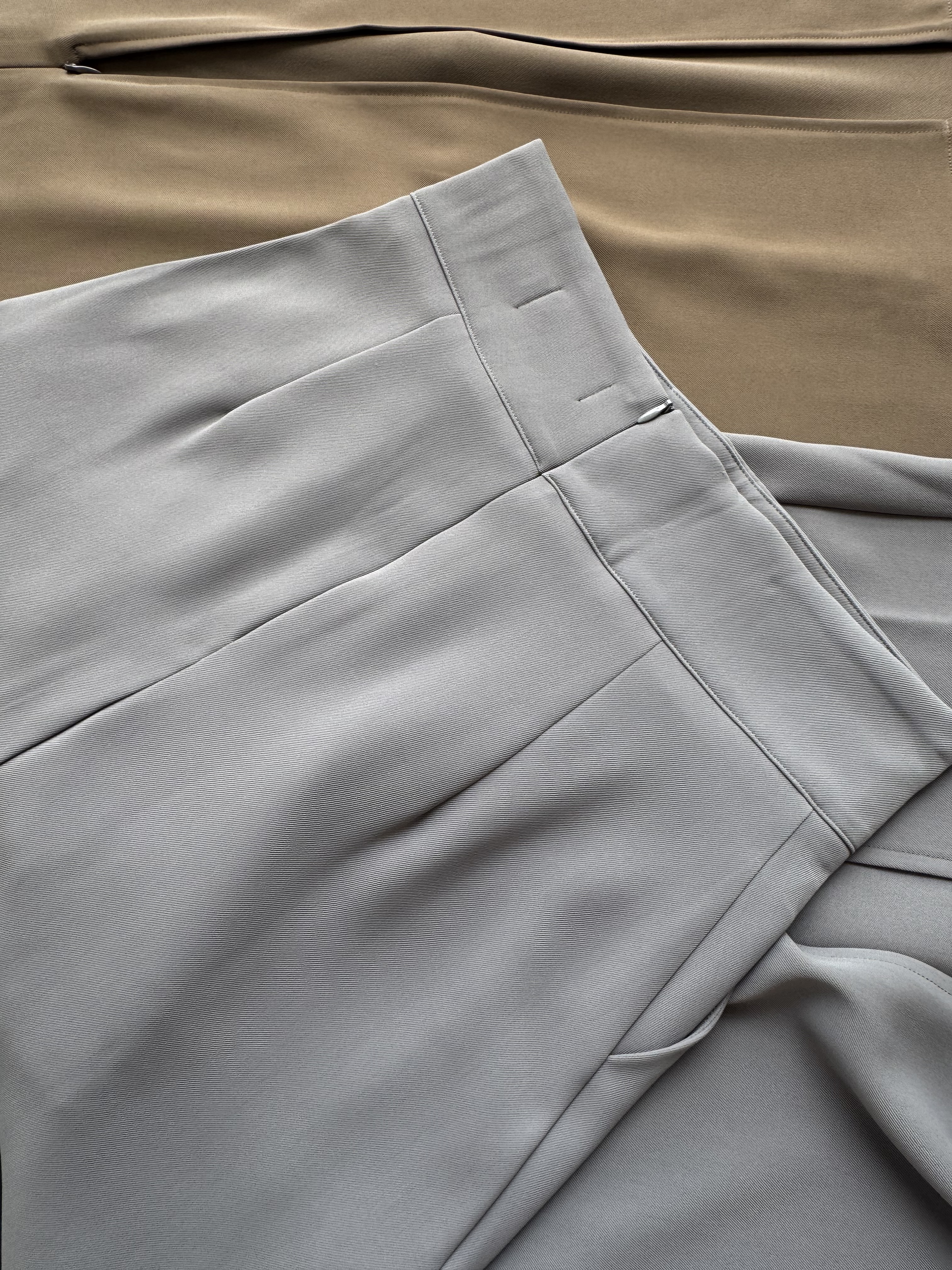 高腰三折拉链滑面长裙