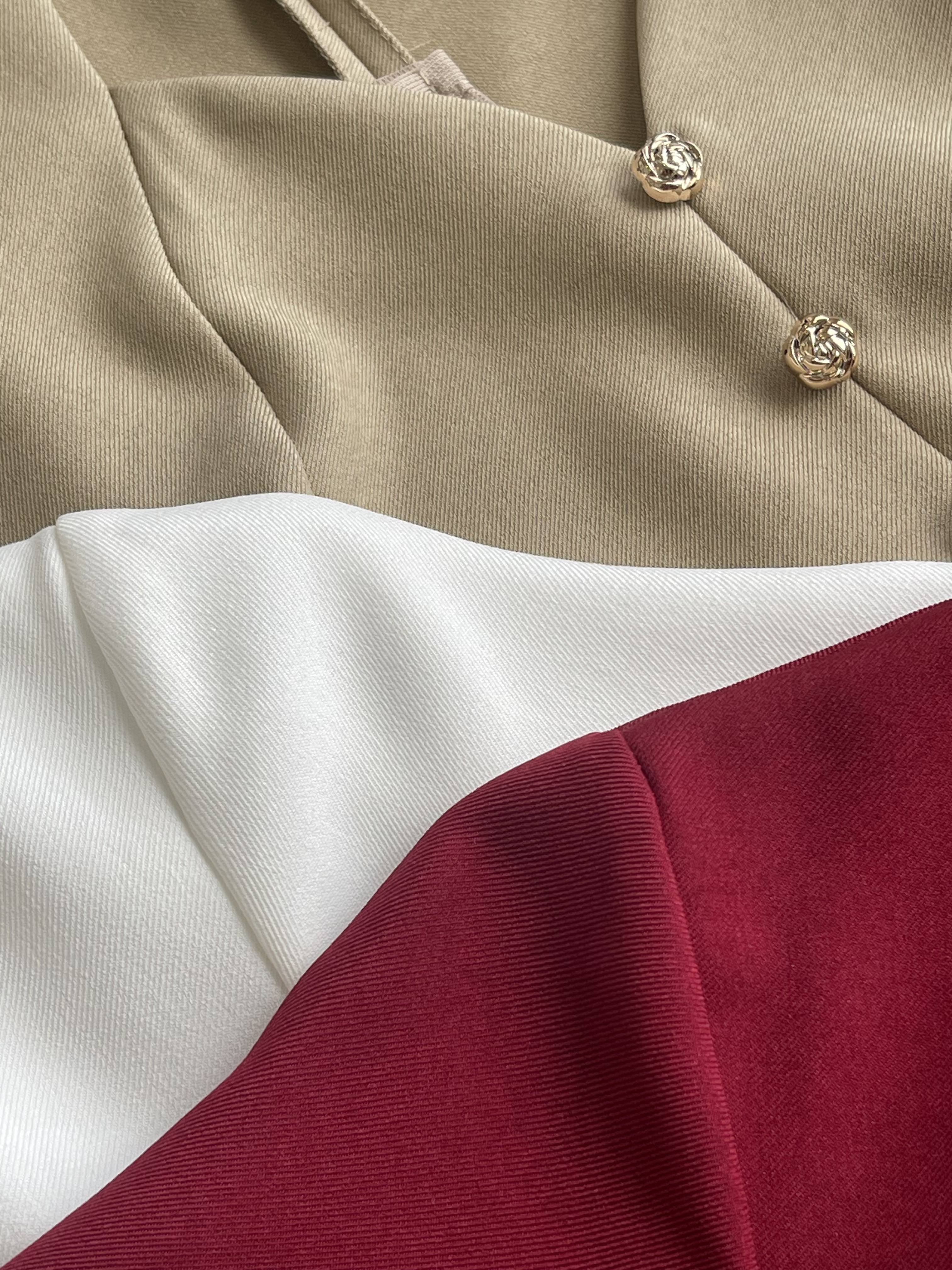 高雅菱形领短袖Top