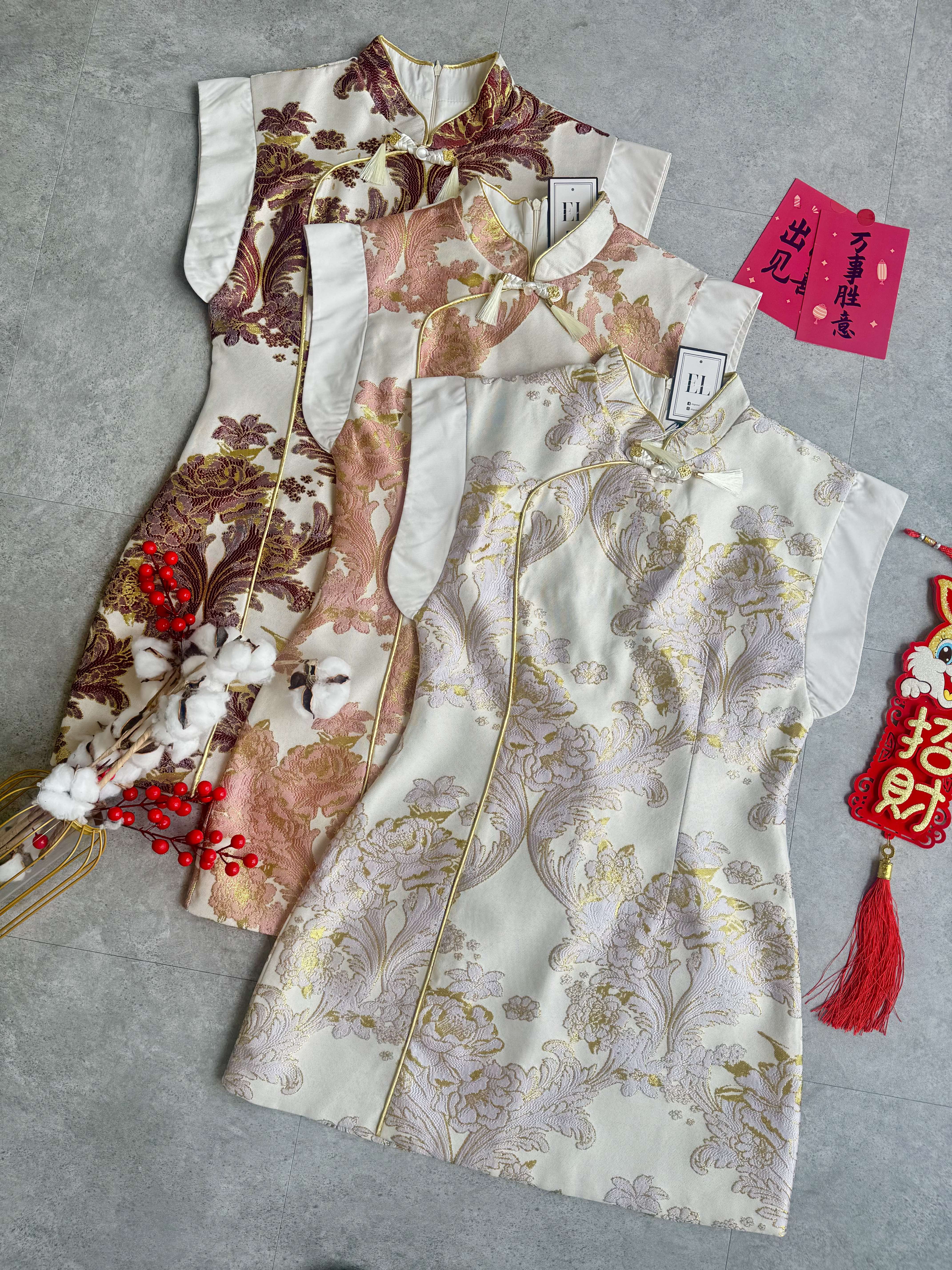 《新年》 一节袖金丝边贵气旗袍