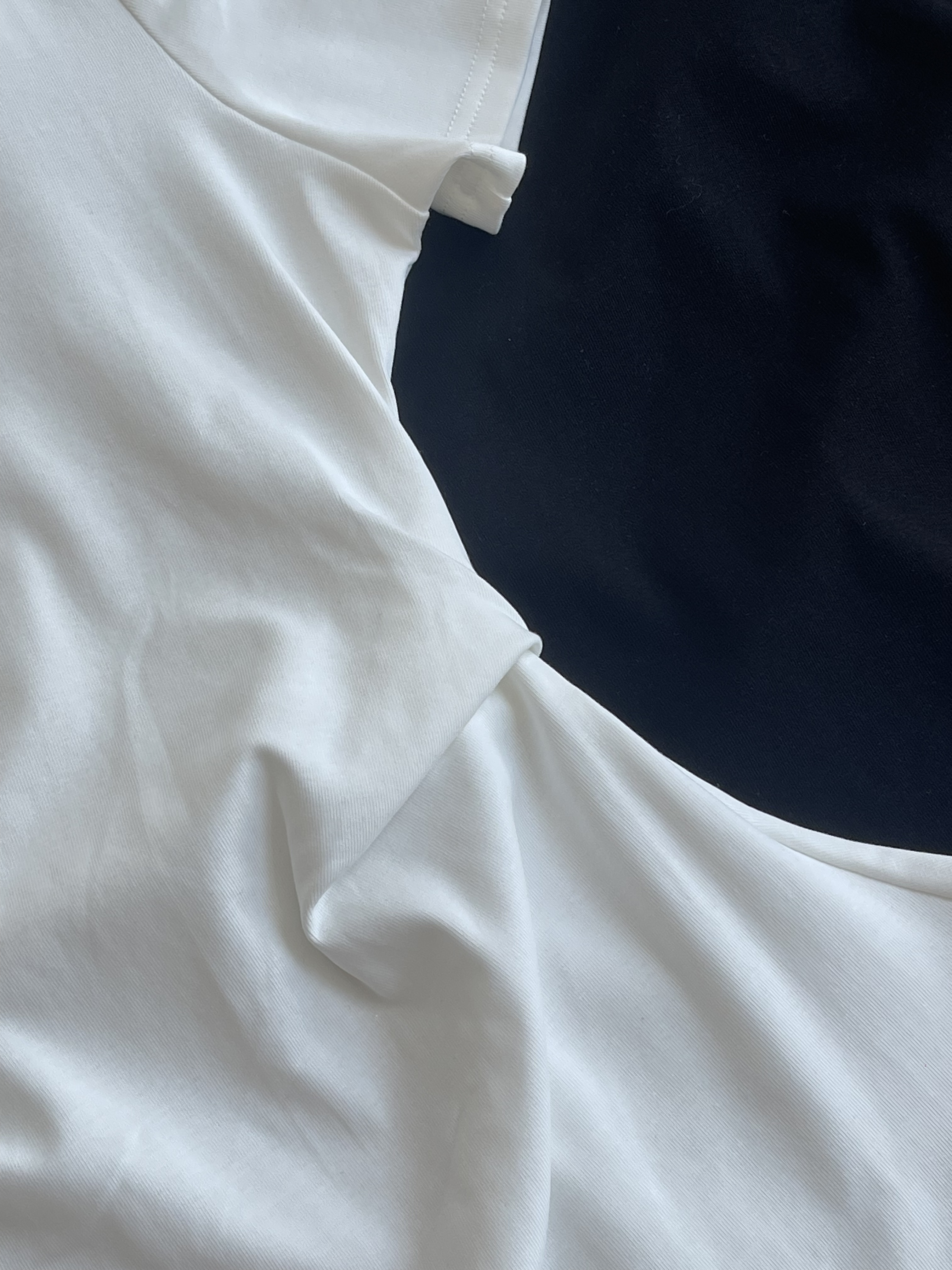 侧腰皱褶斜尾Tee
