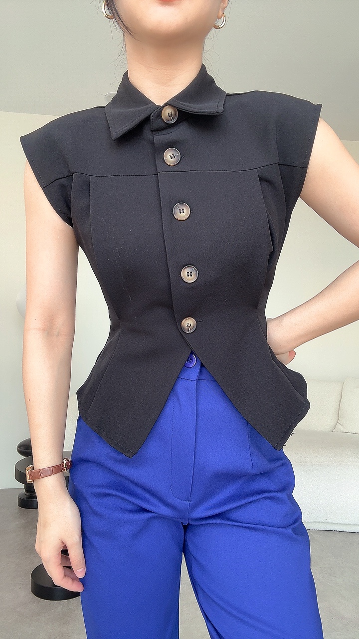 琥珀钮修身无袖上衣