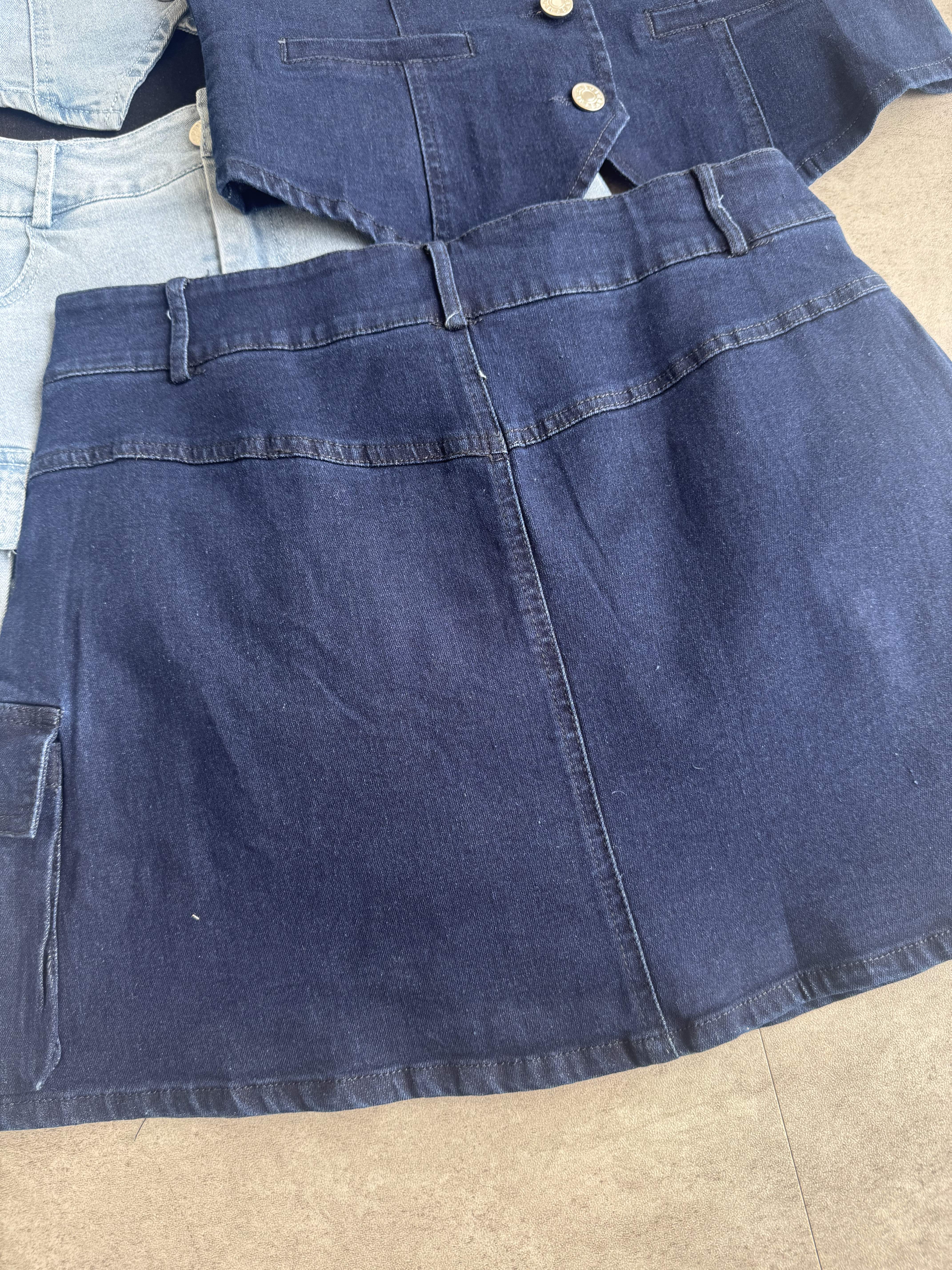 牛仔马甲短裙套装