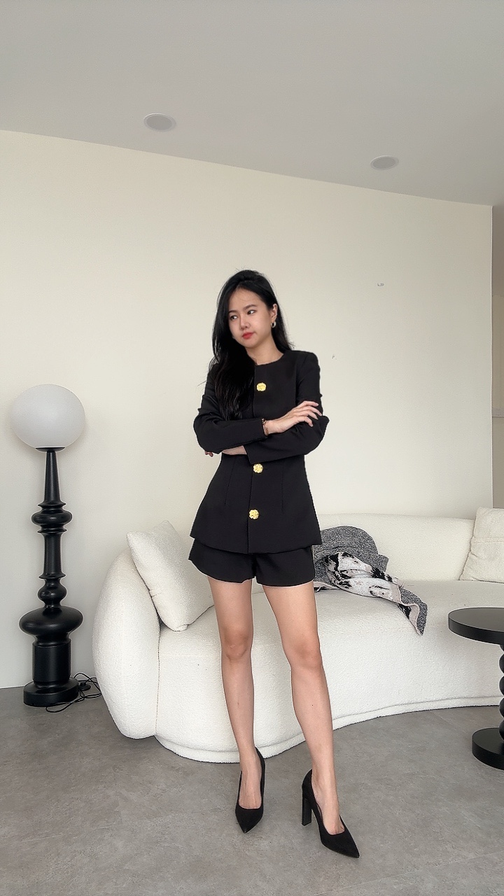  复古大金扣垫肩外套短裤套装